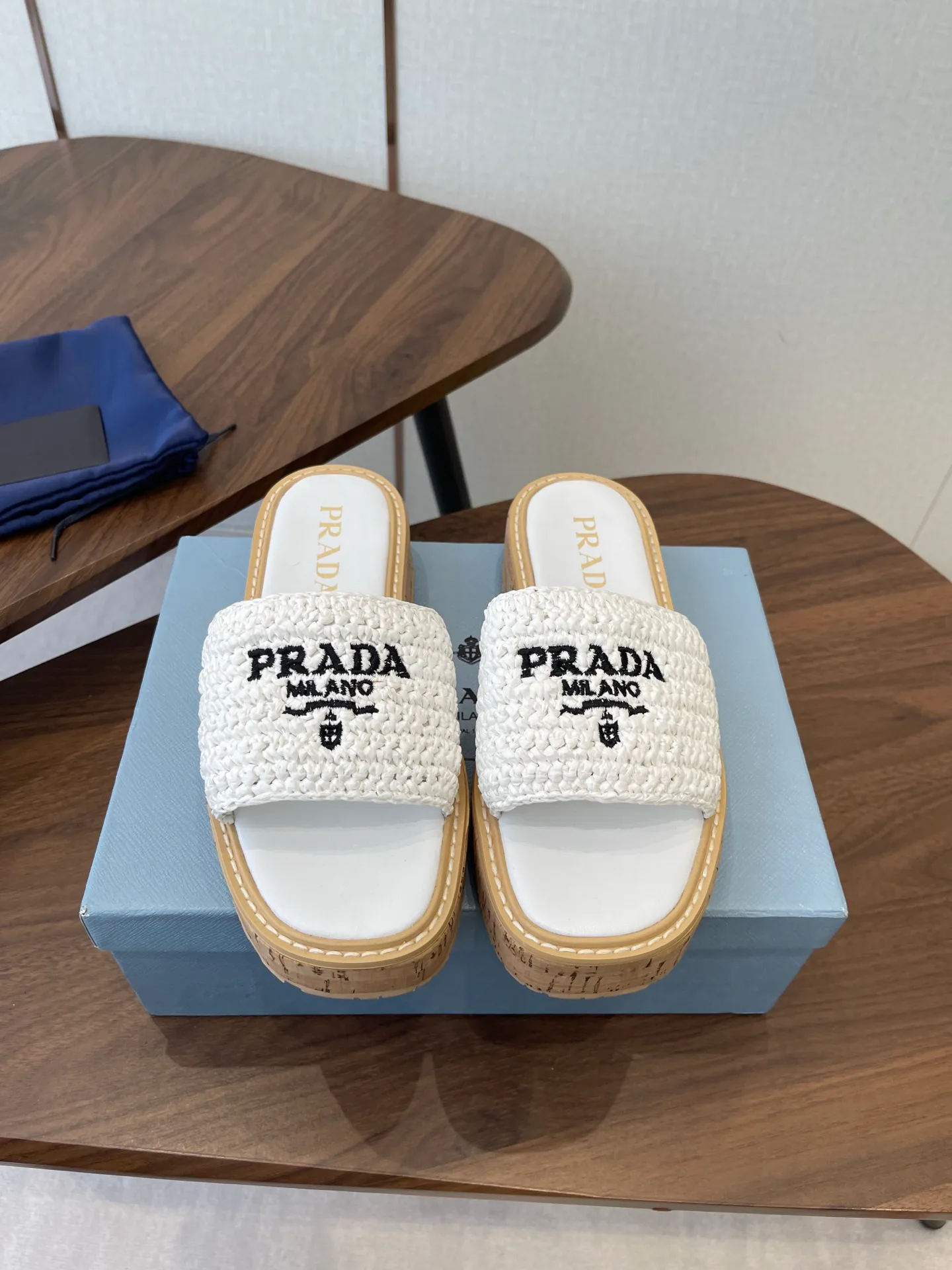 Шлепанцы Женские Prada 11468458