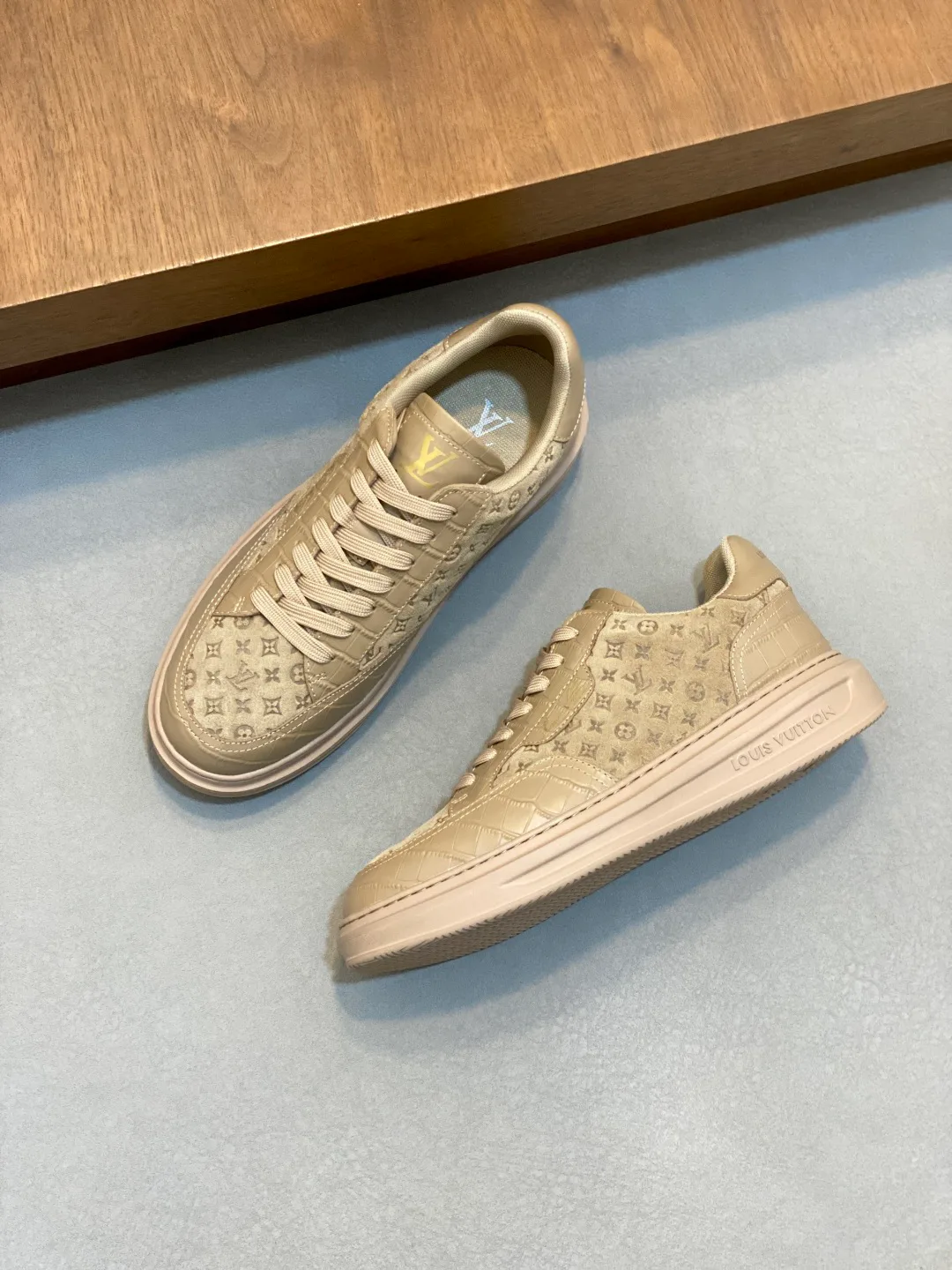 Кроссовки Мужские Louis Vuitton 19724288