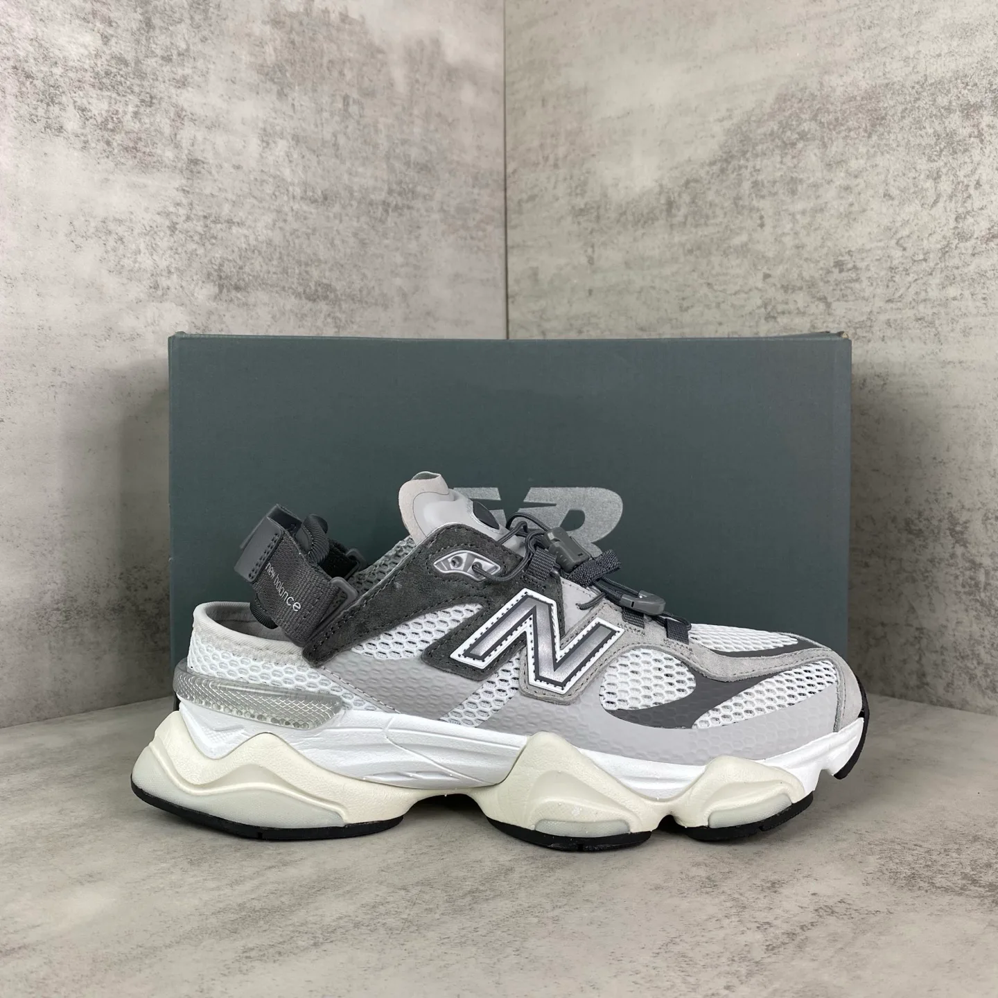 Кроссовки Женские New Balance 17460388