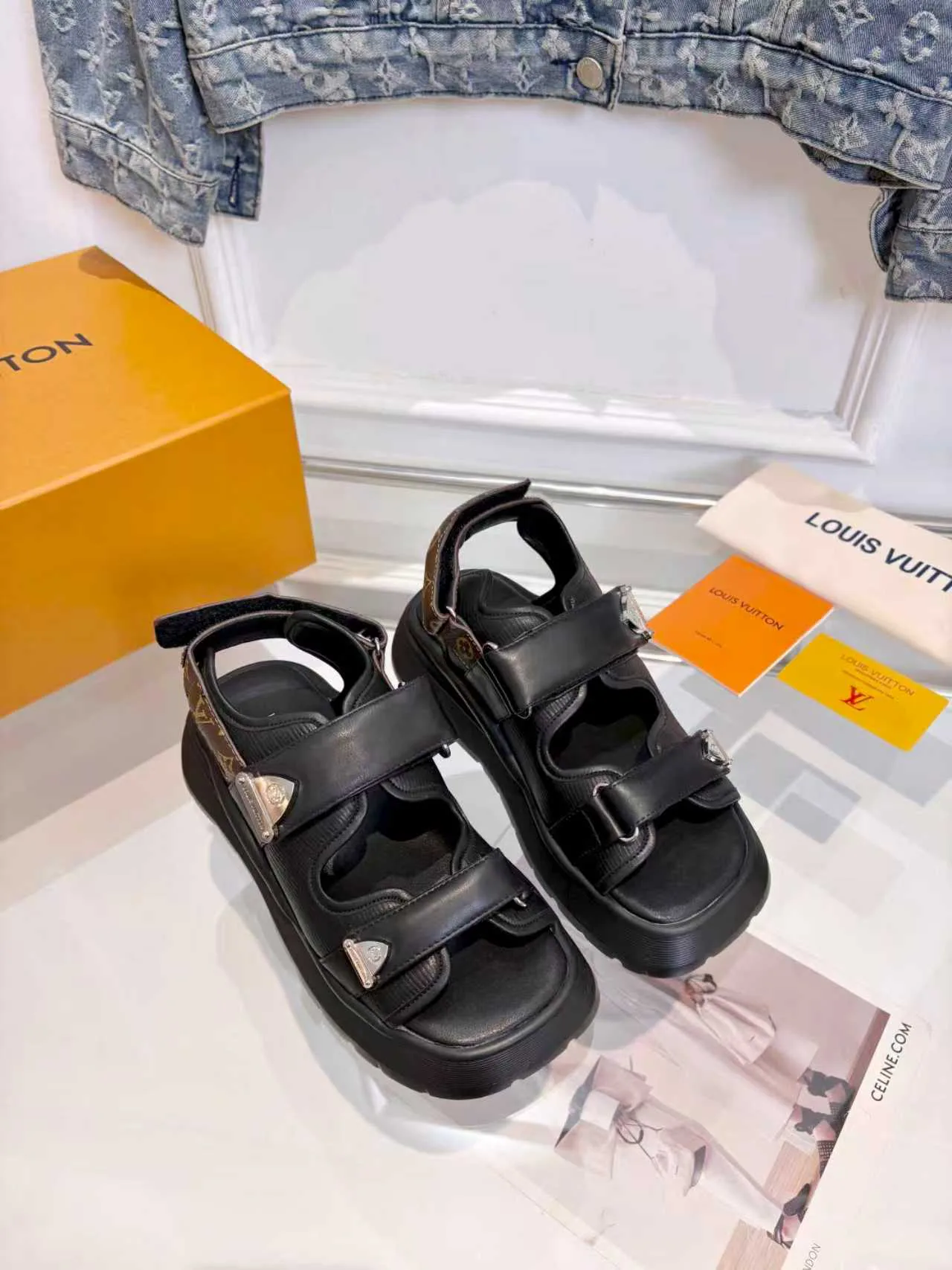 Сандалии Женские Louis Vuitton 11019575