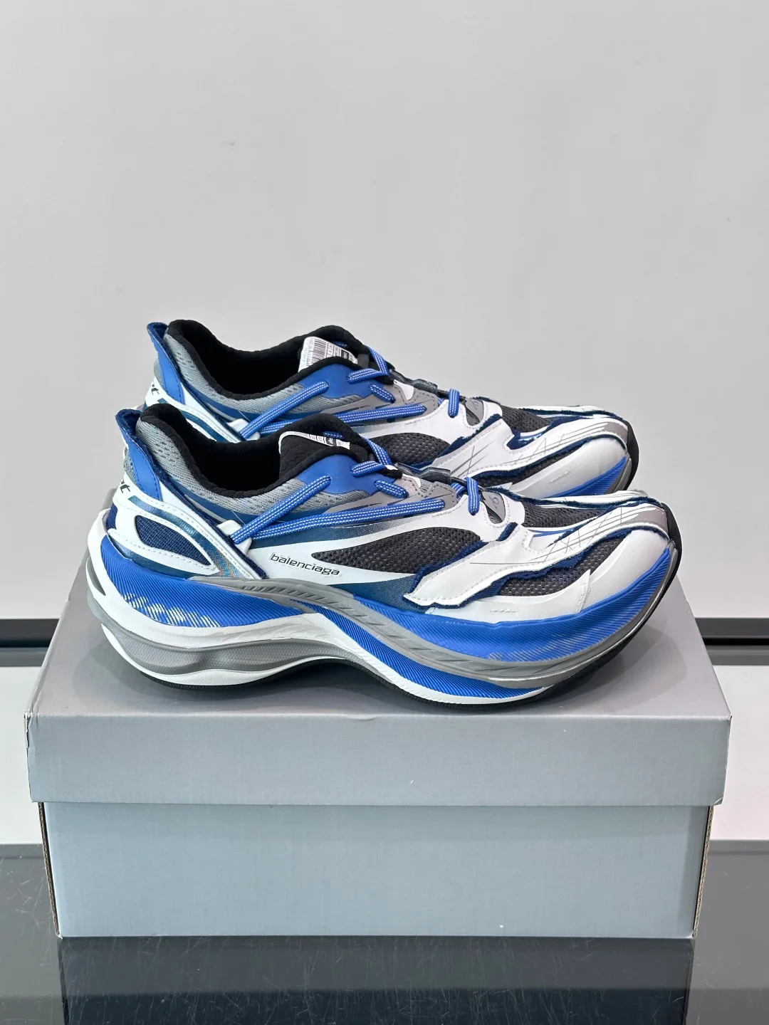 Кроссовки Женские Balenciaga 17604122