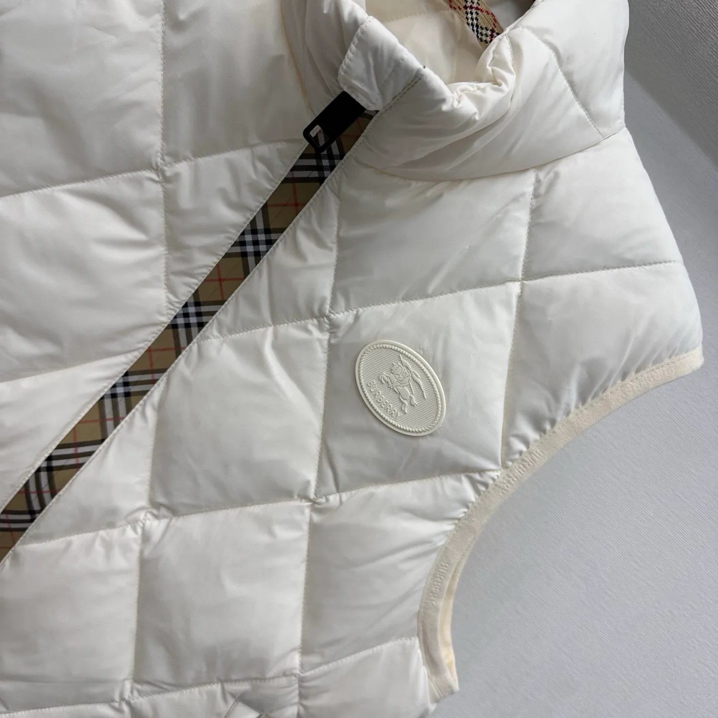 Жилеты Женские Burberry 18555711