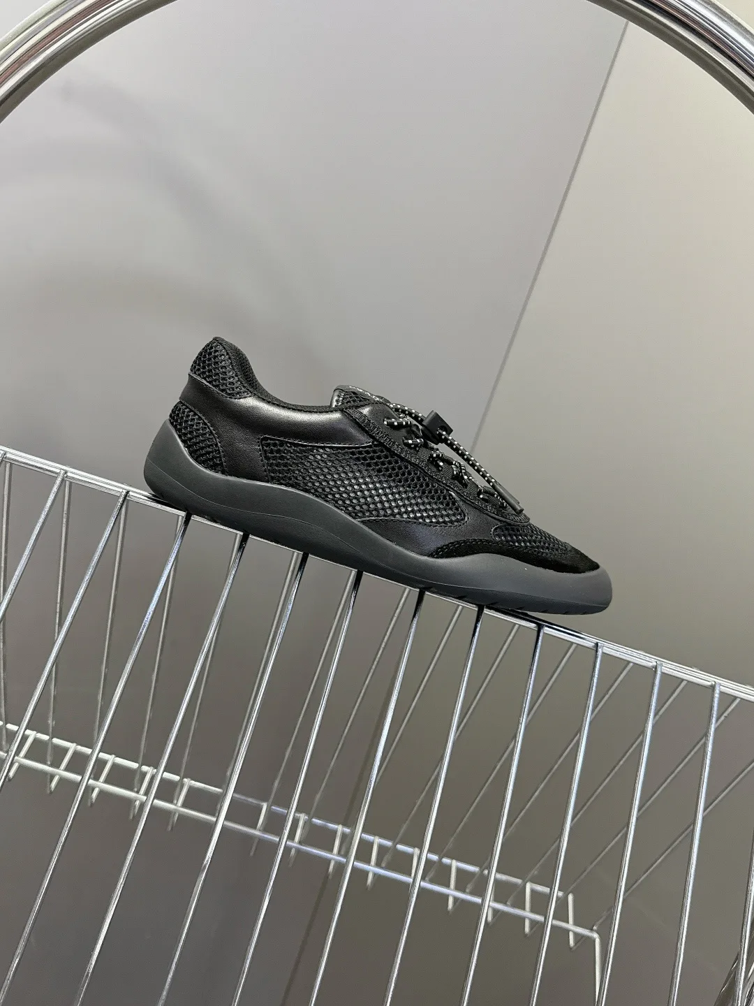 Кроссовки Женские Prada 13478272