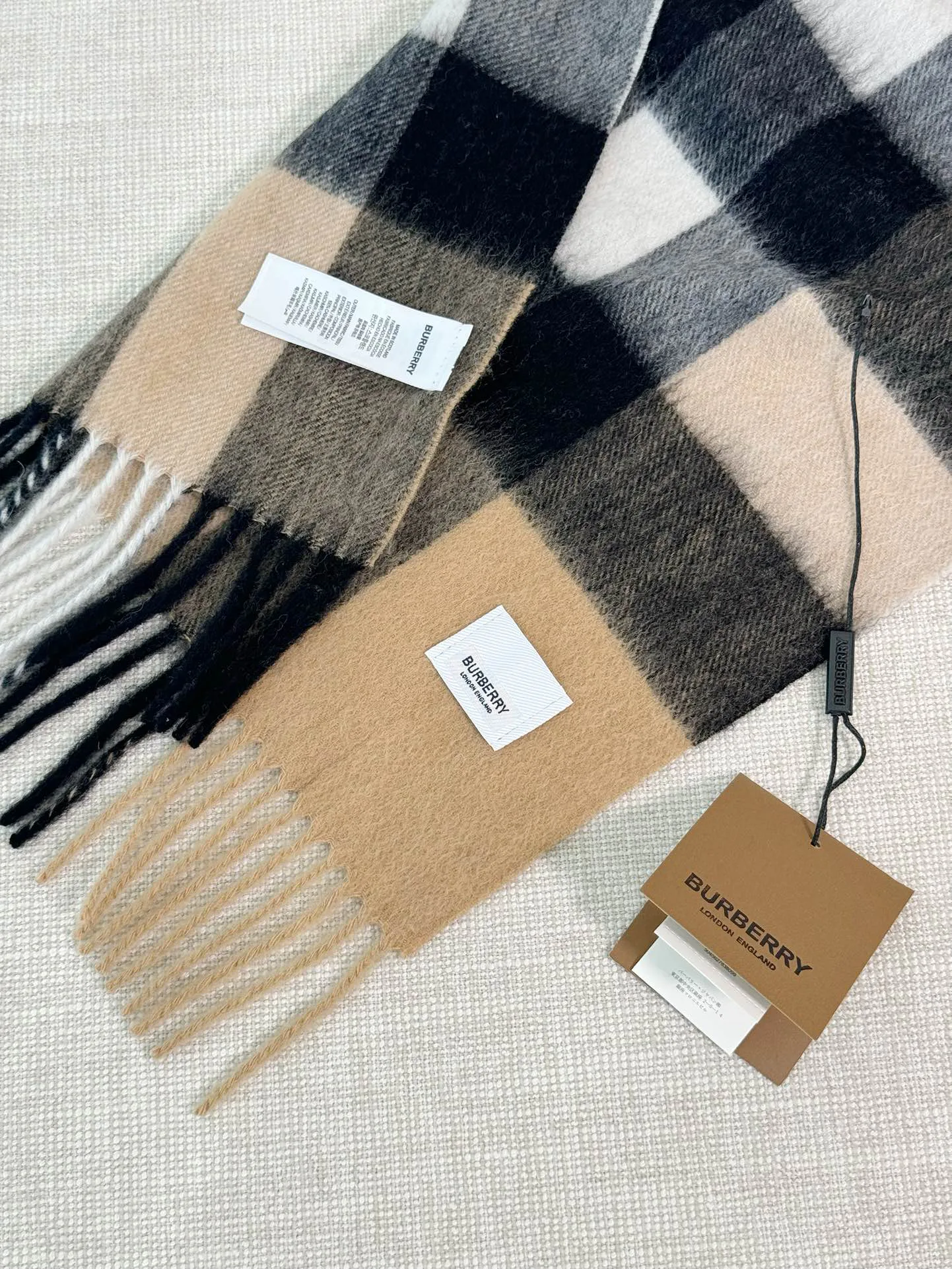 Шарфы Burberry 2208