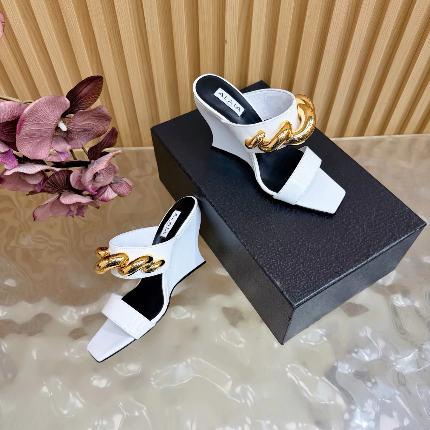 Босоножки Женские Alaia 11065099