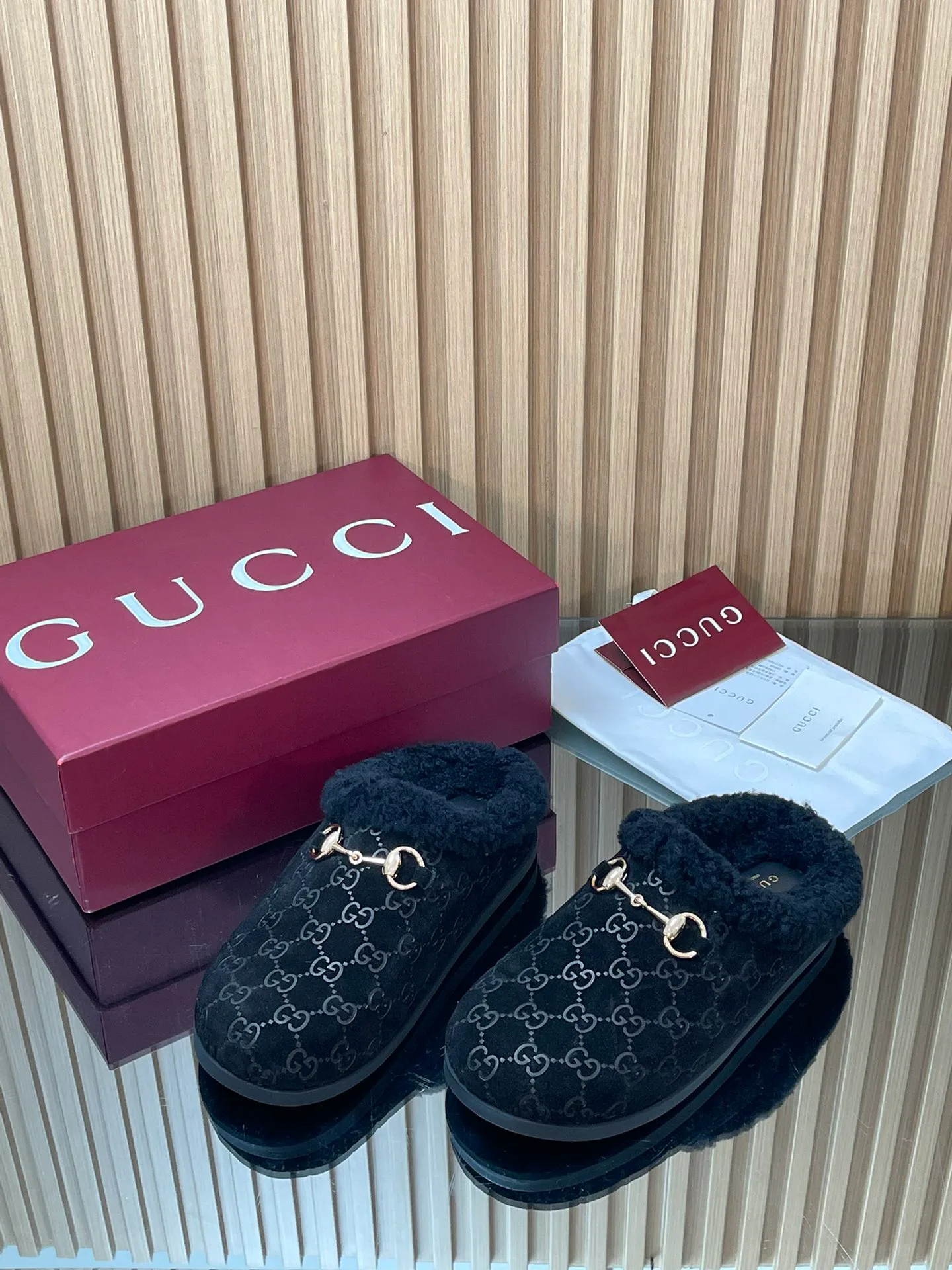 Тапочки Женские Gucci 18703252