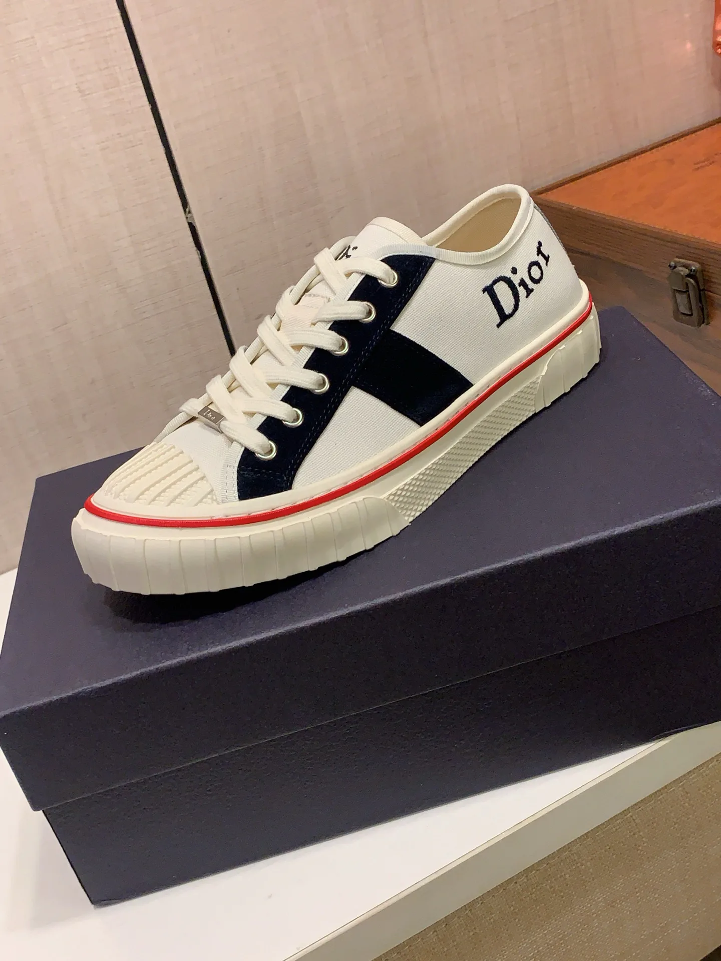 Кроссовки Женские Christian Dior 18247726