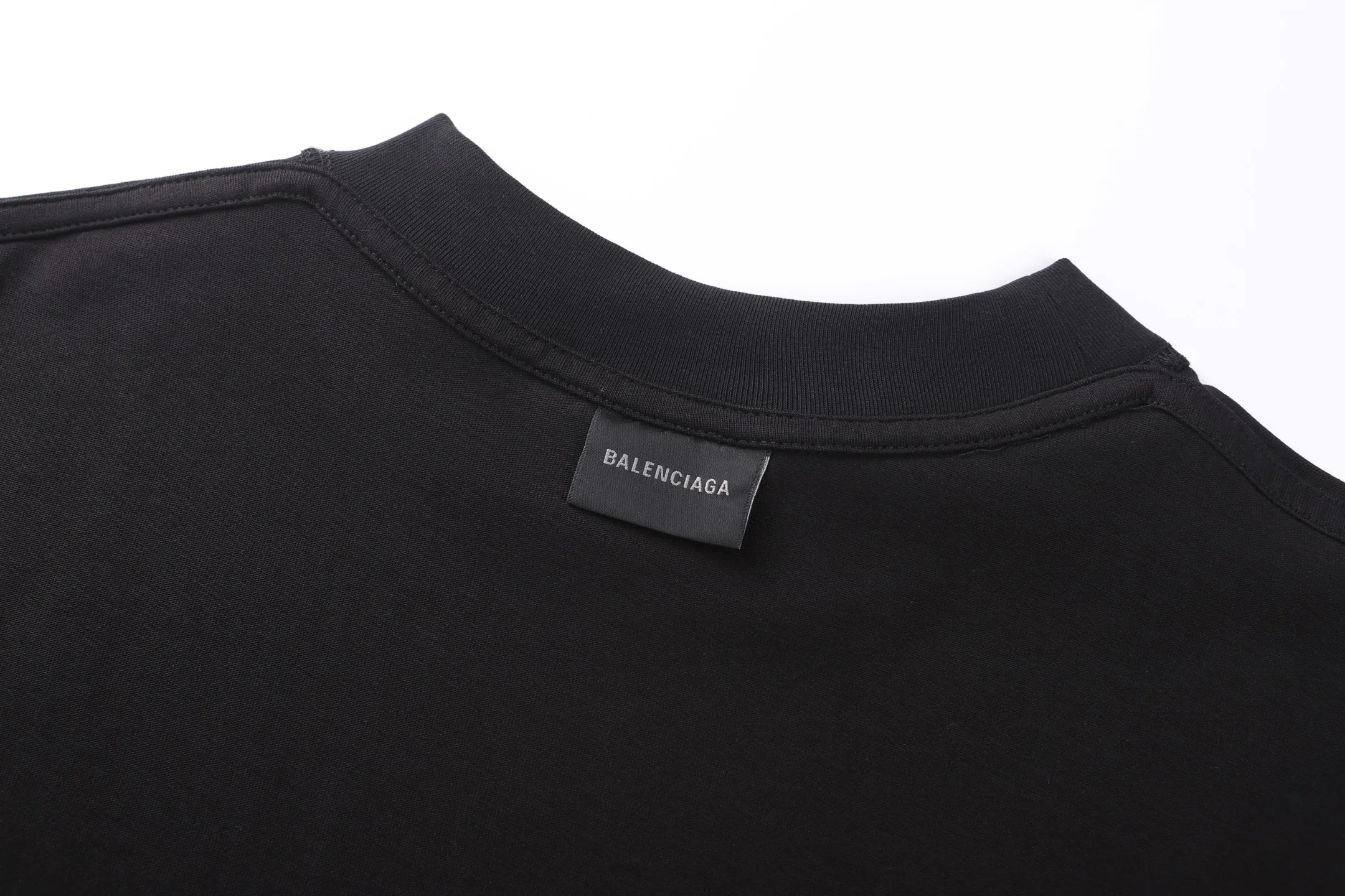 Футболки Женские Balenciaga 13184902
