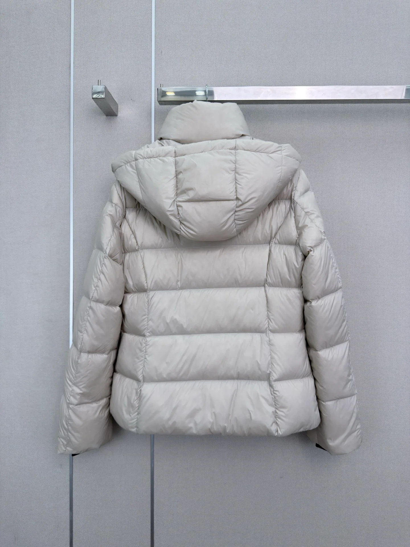 Куртки И Пуховики Женские Prada 18185815
