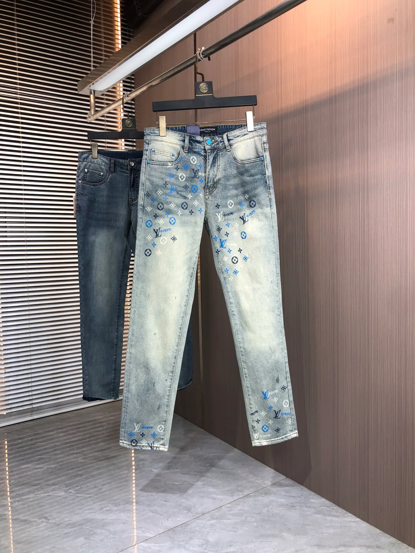 Джинсы Женские Louis Vuitton 10186815