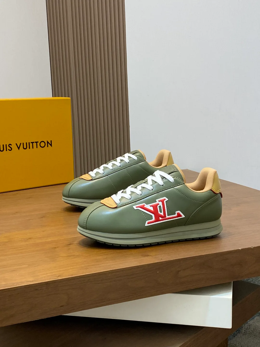 Кроссовки Женские Louis Vuitton 162990