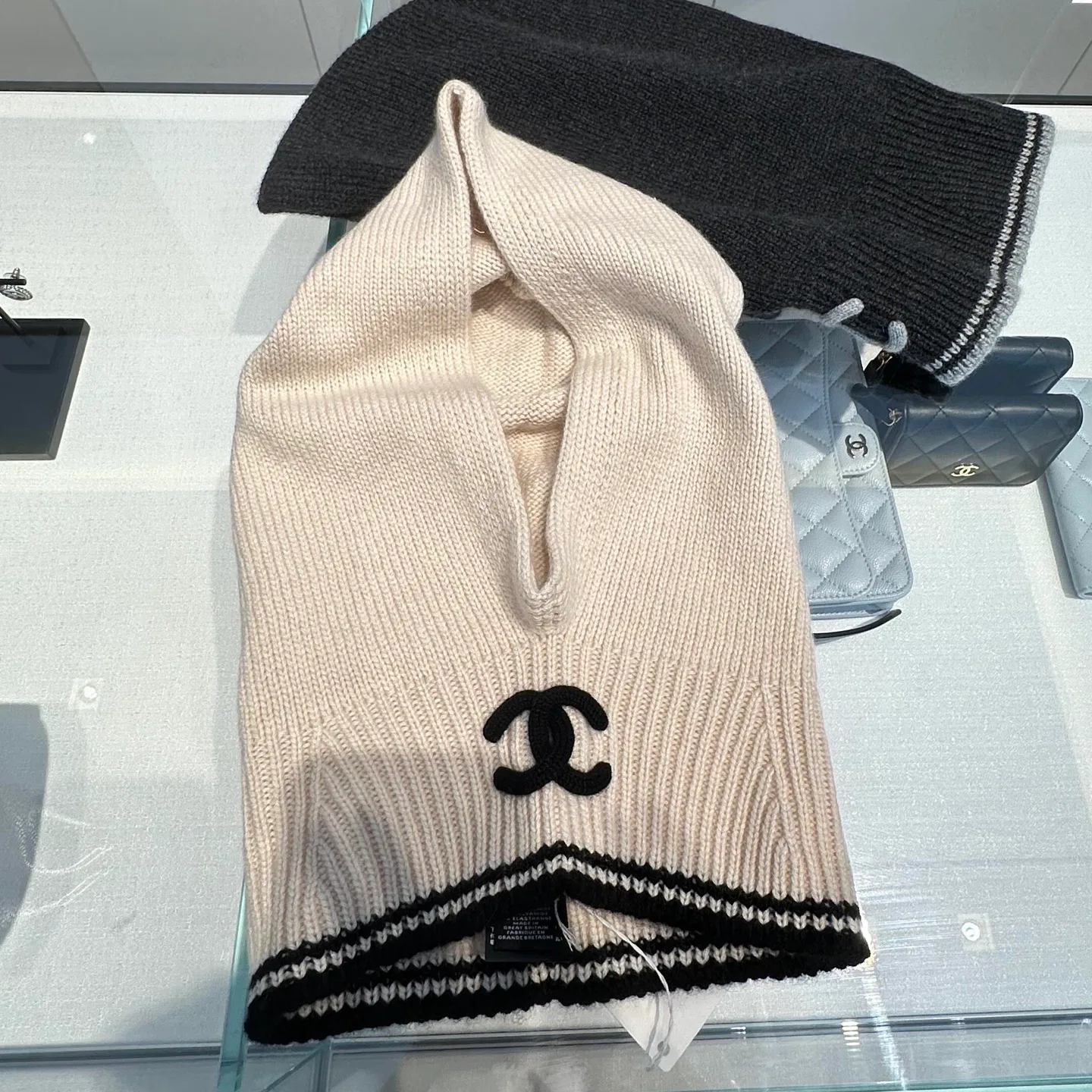 Головные Уборы Chanel 18347838