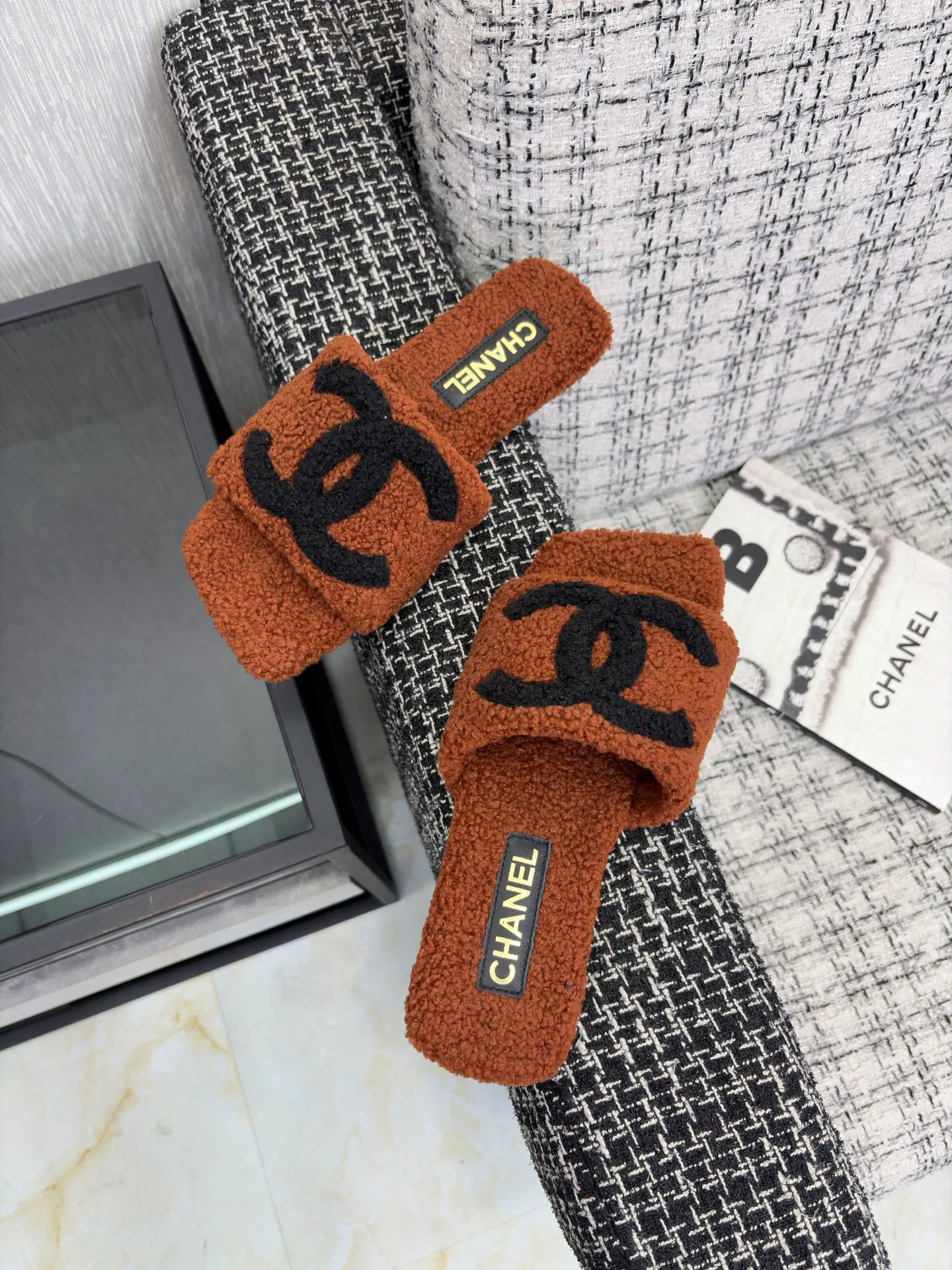 Тапочки Женские Chanel 18700085