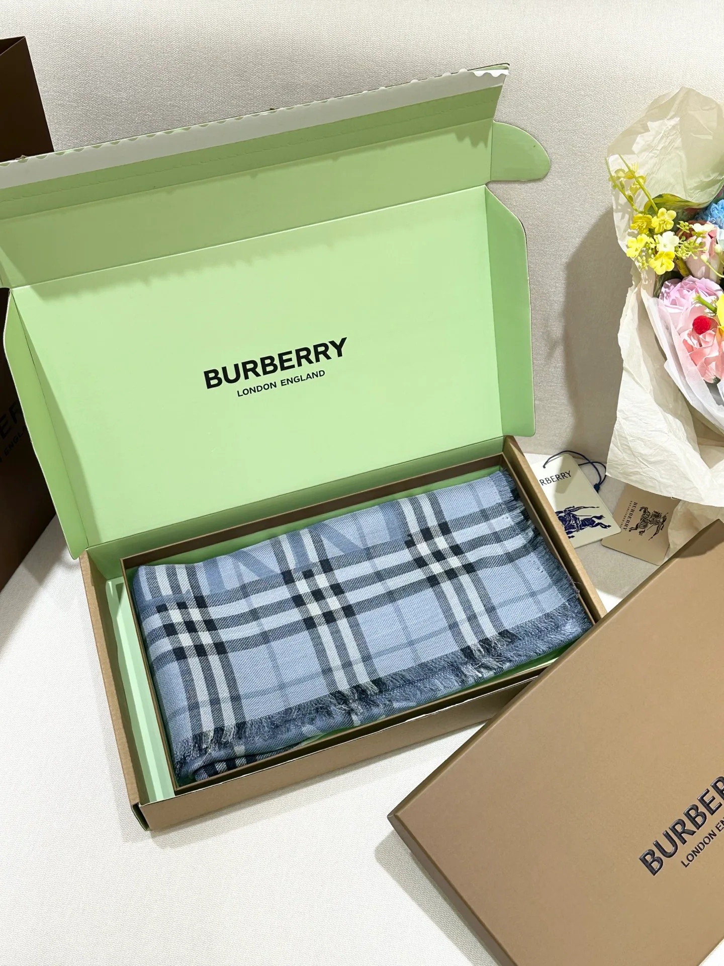 Шарфы Burberry 17991554
