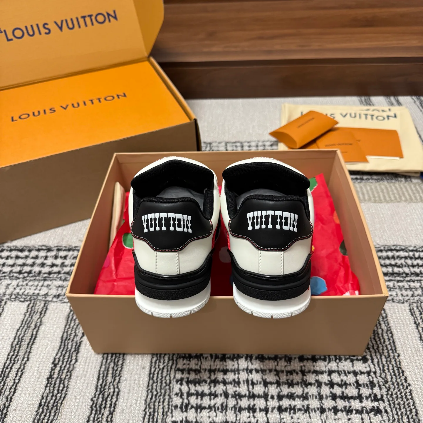 Кроссовки Женские Louis Vuitton 1546809