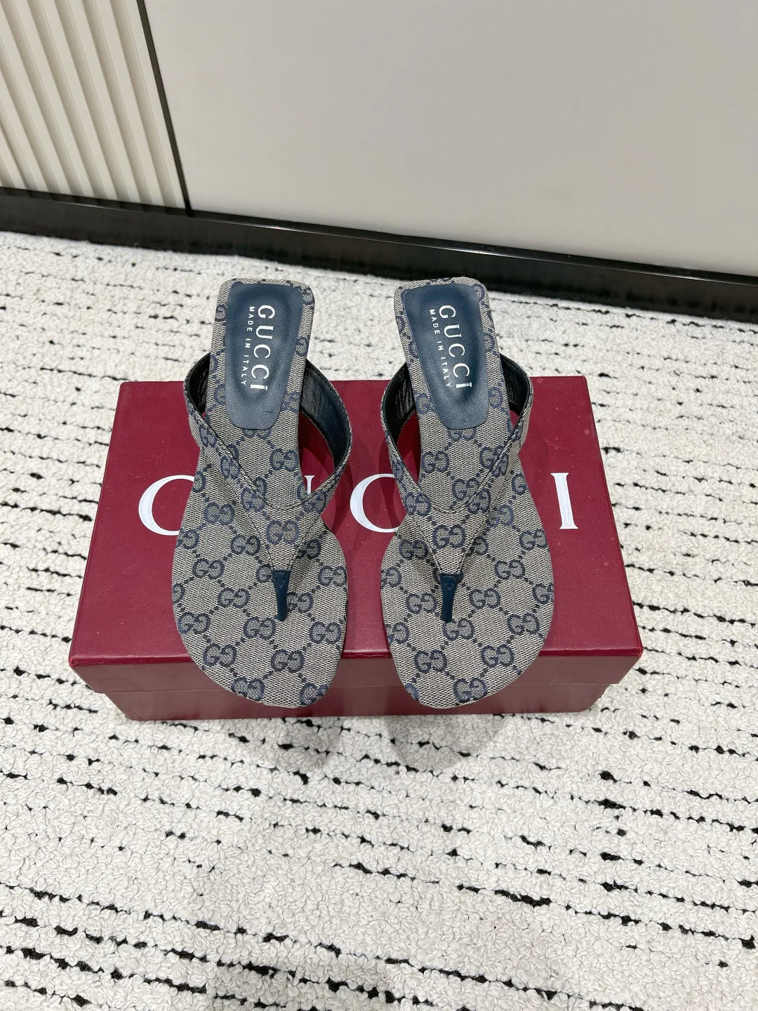 Шлепанцы Женские Gucci 17637840
