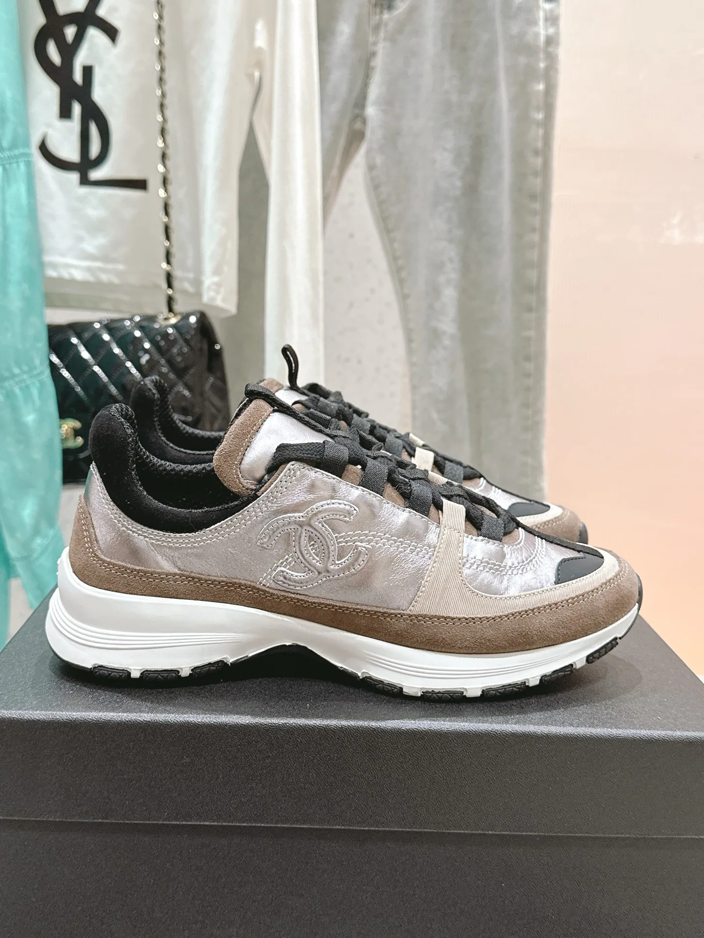 Кроссовки Женские Chanel 11405150