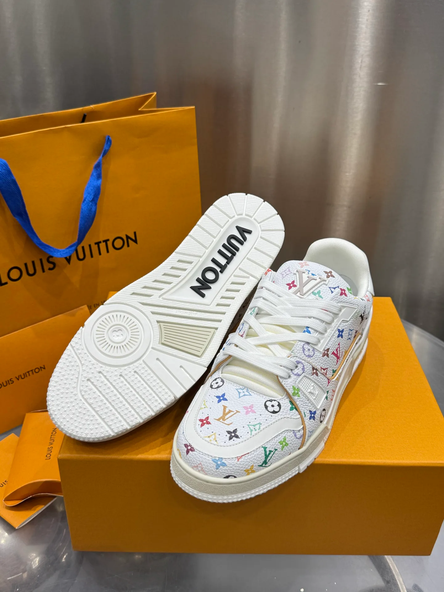 Кроссовки Мужские Louis Vuitton 19073347