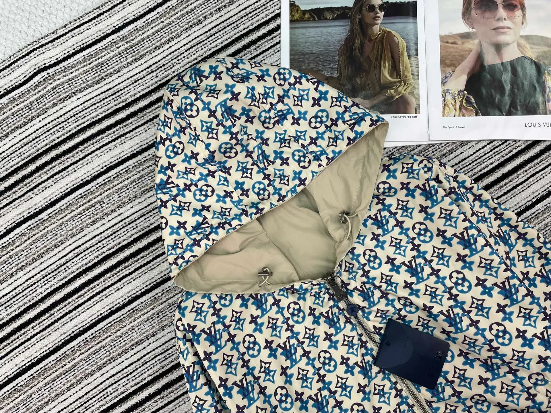 Куртки И Пуховики Женские Louis Vuitton 5895970