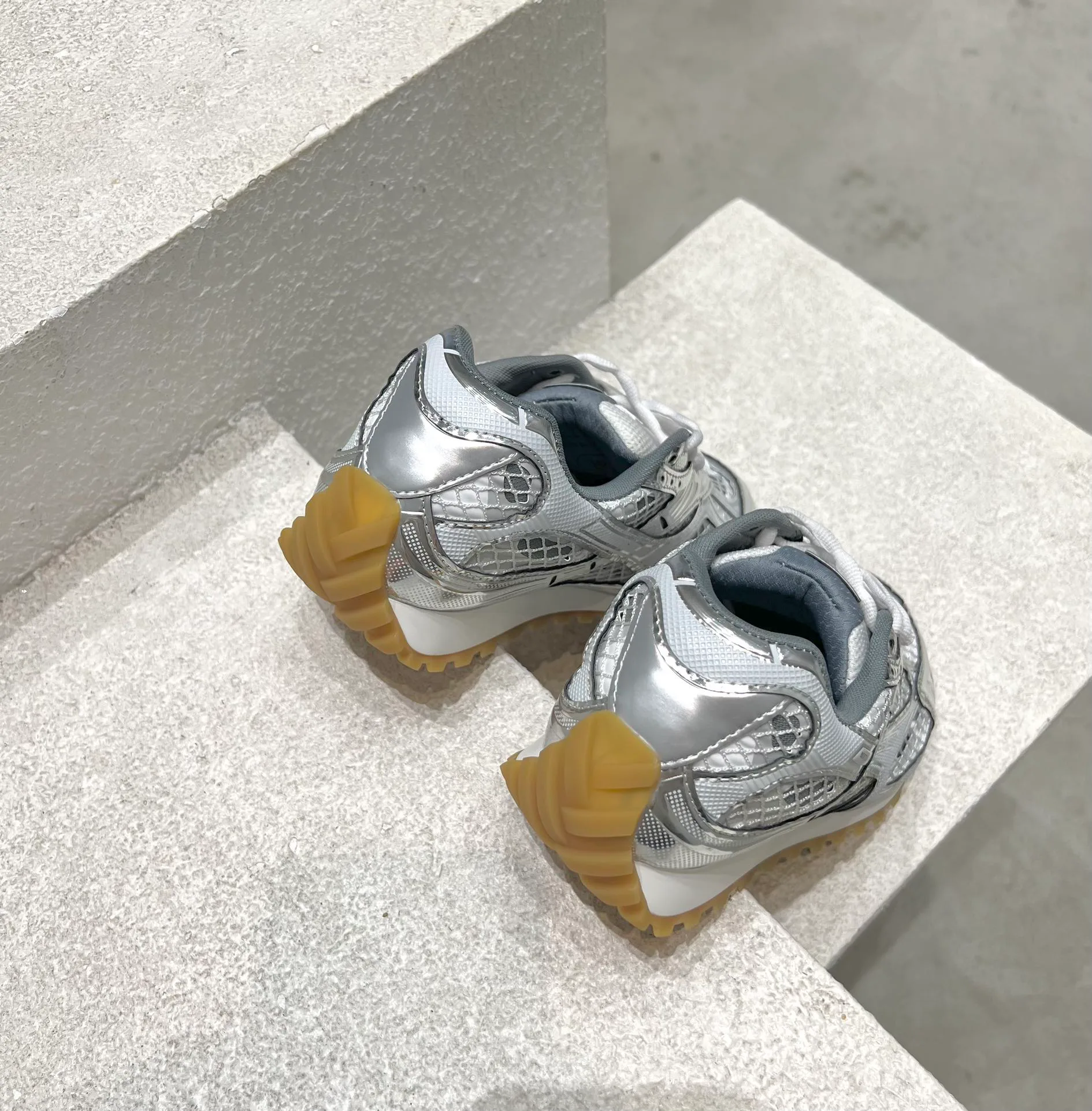 Кроссовки Женские Bottega Veneta 11565948