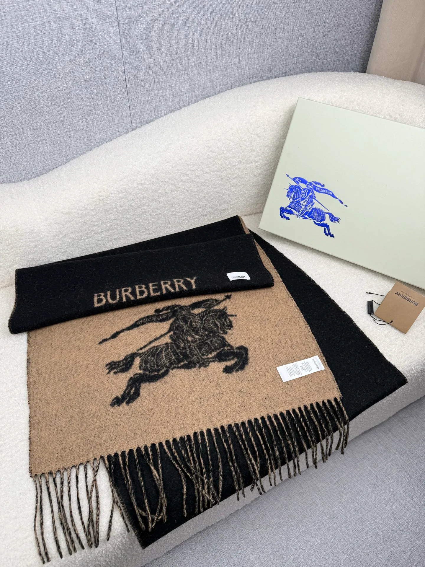 Шарфы Burberry 692776