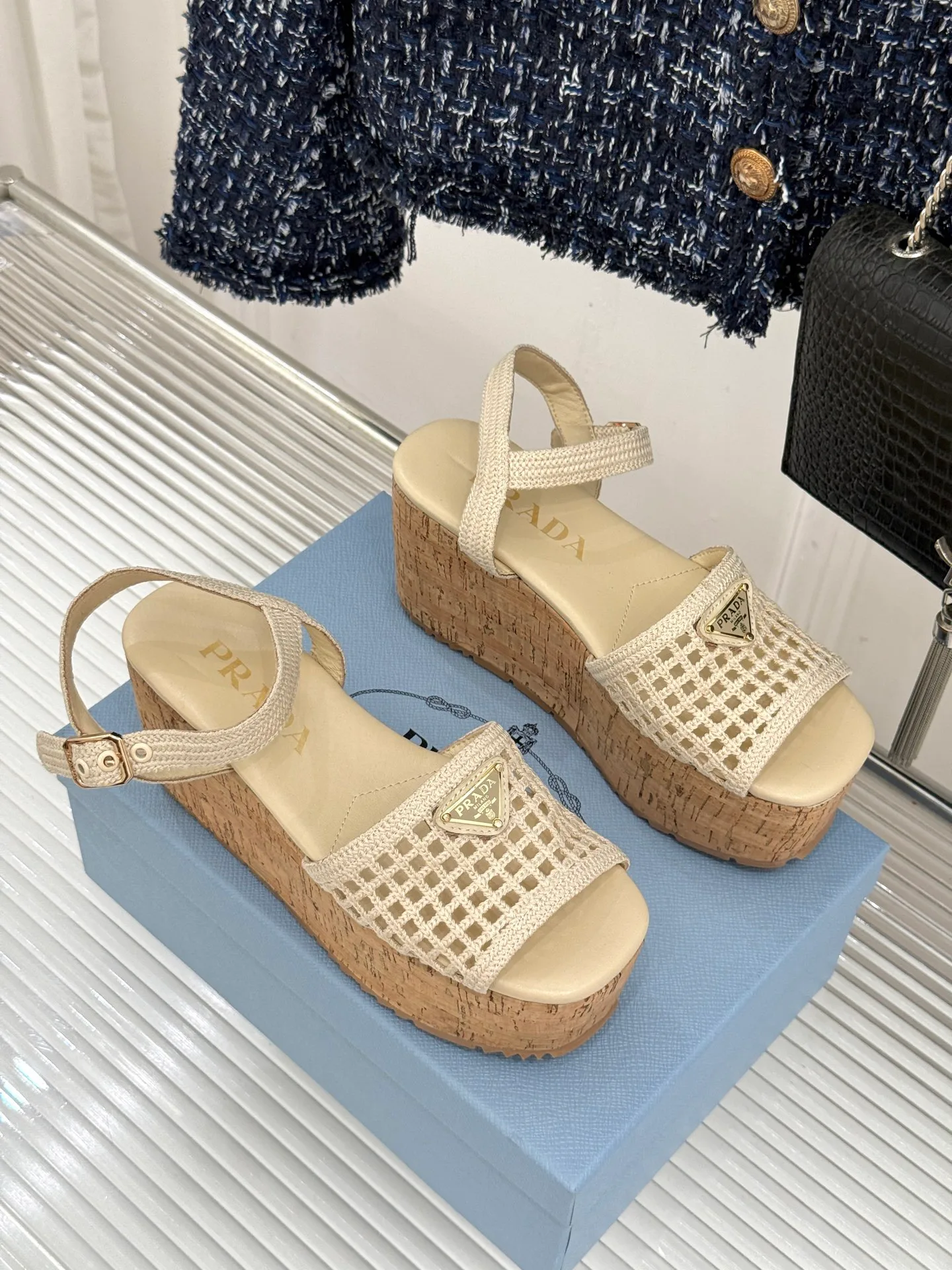 Босоножки Женские Prada 18104124