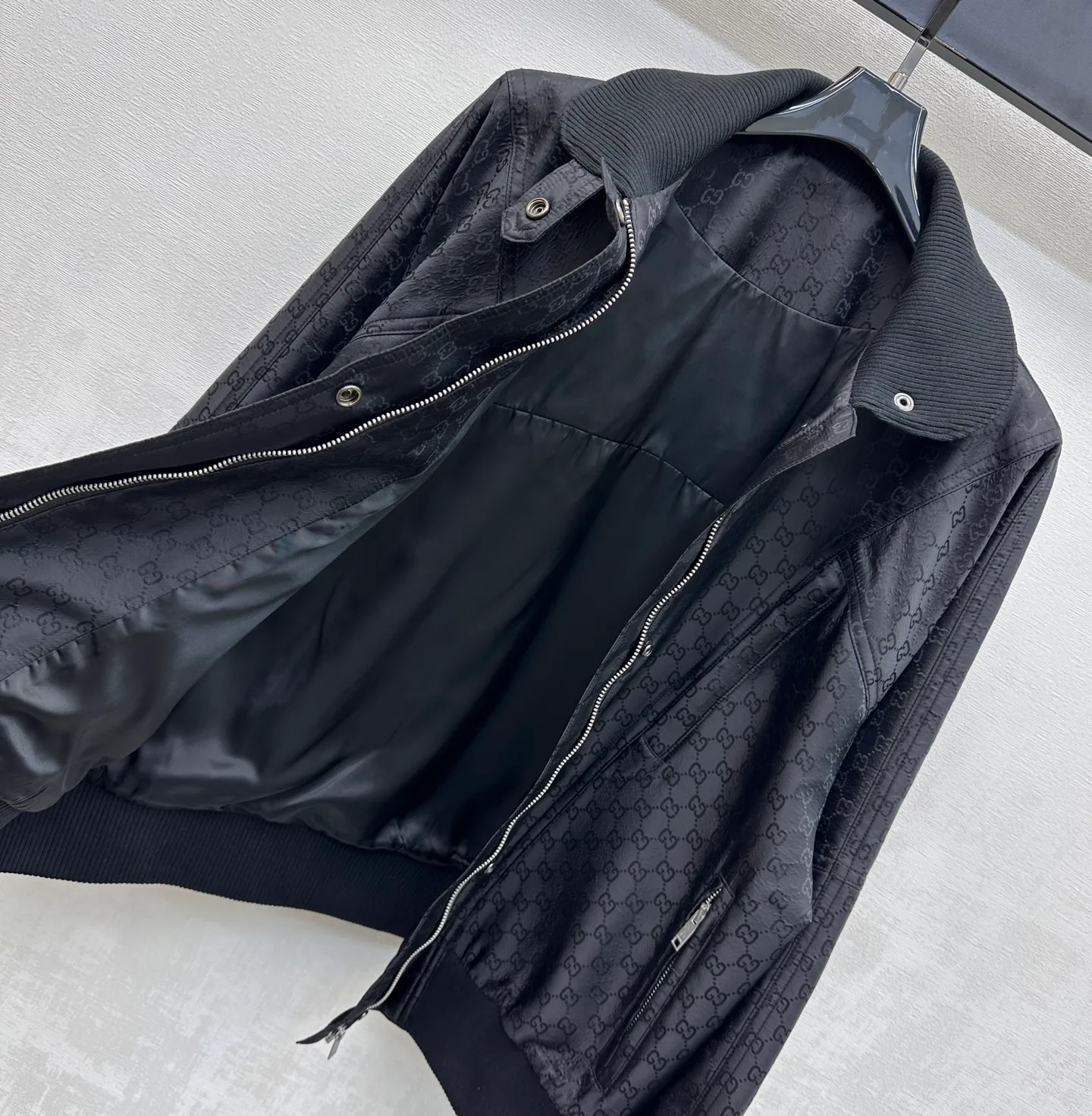 Куртки И Пуховики Женские Gucci 17892480
