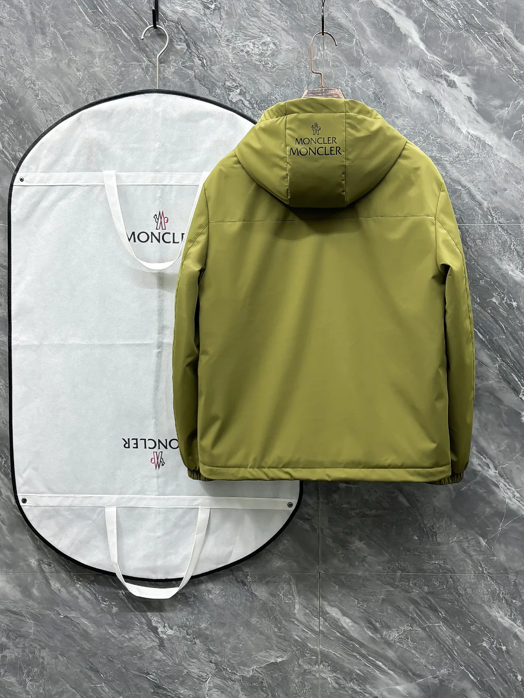 Куртки И Пуховики Мужские Moncler 16994604
