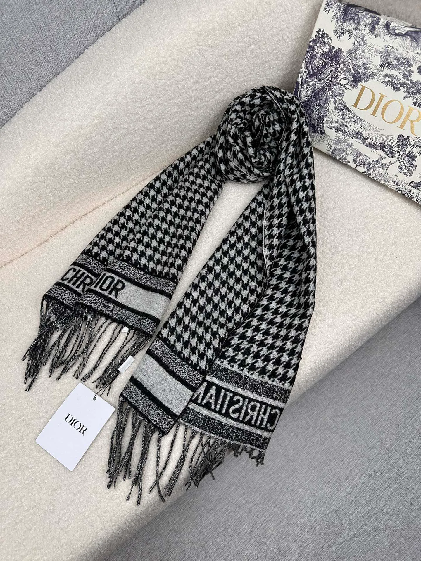 Шарфы Christian Dior 18675824