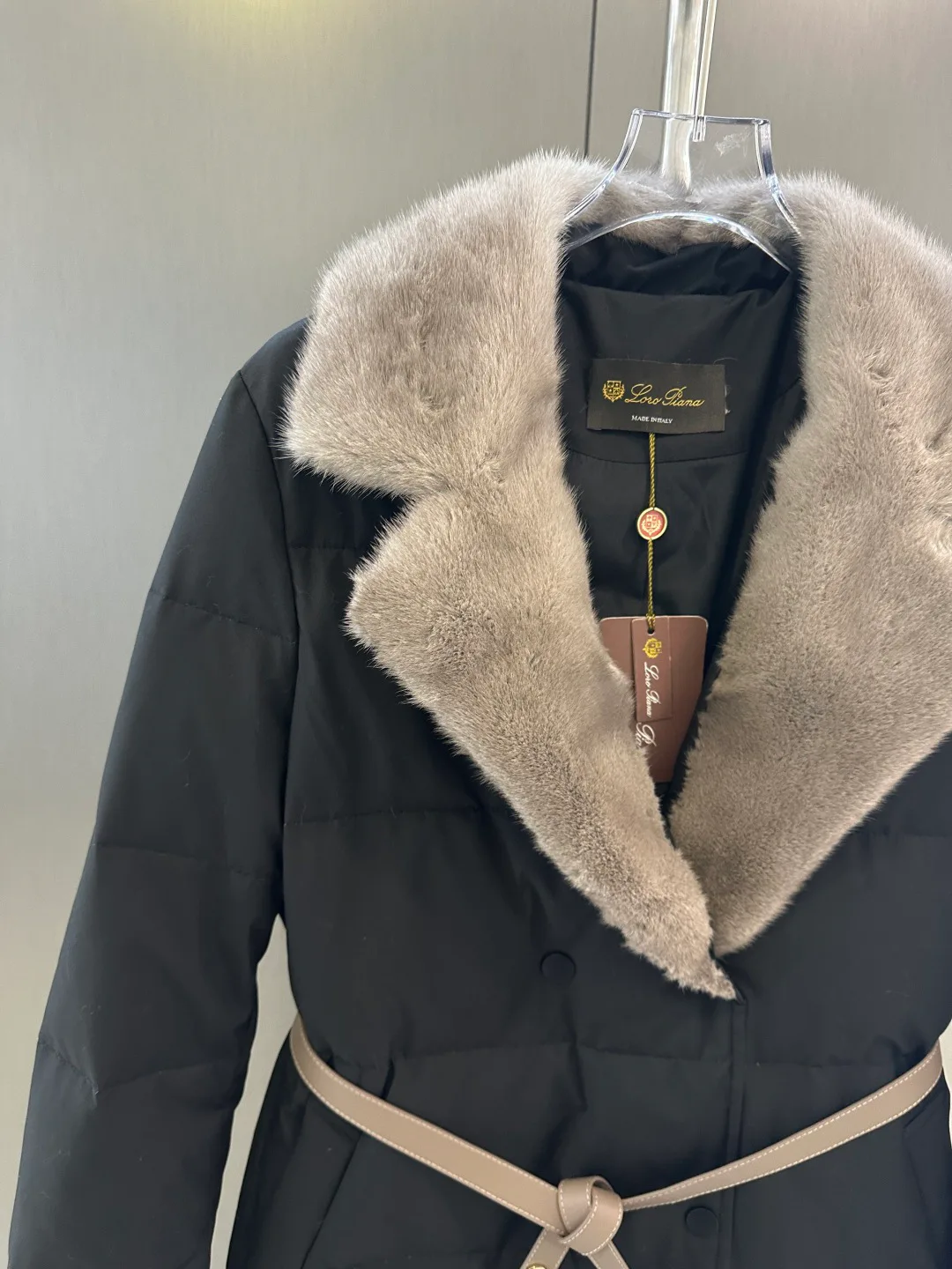 Пуховики Женские Loro Piana 556954