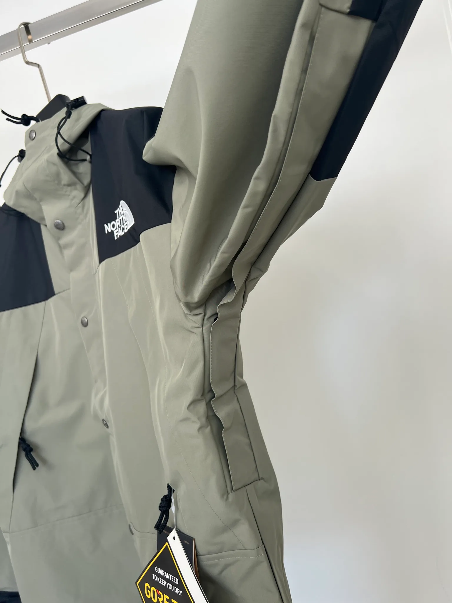 Куртки И Пуховики Женские The North Face 18416107