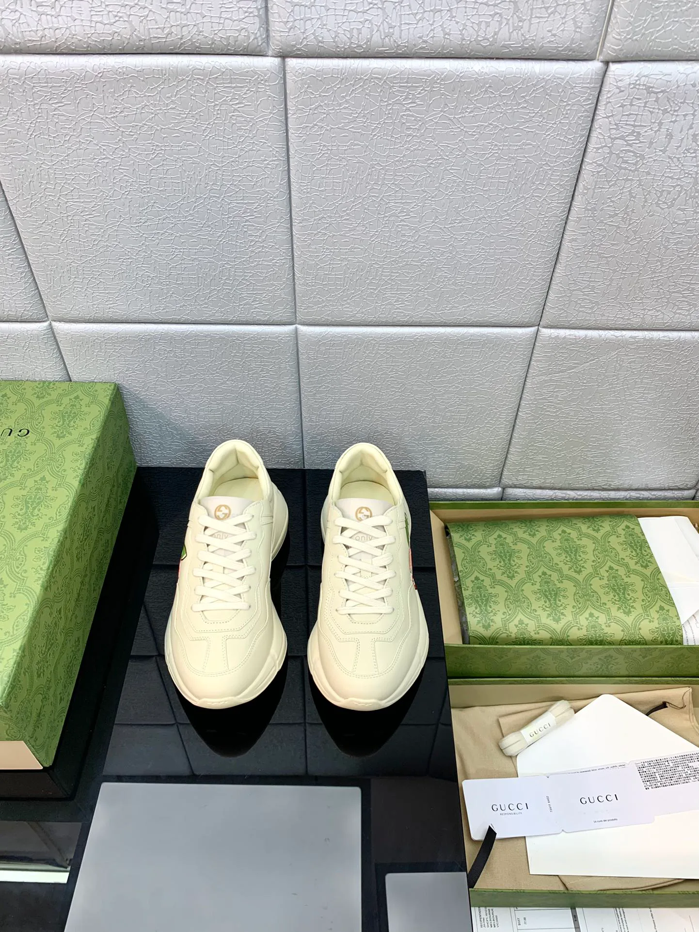 Кроссовки Женские Gucci 13080121