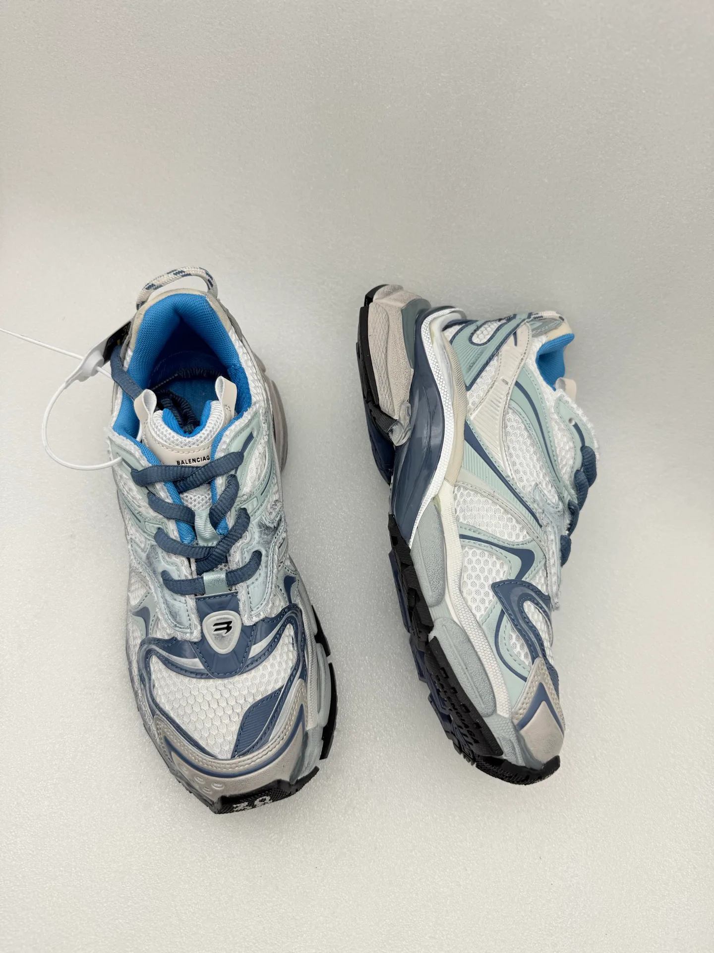 Кроссовки Женские Balenciaga 18589192