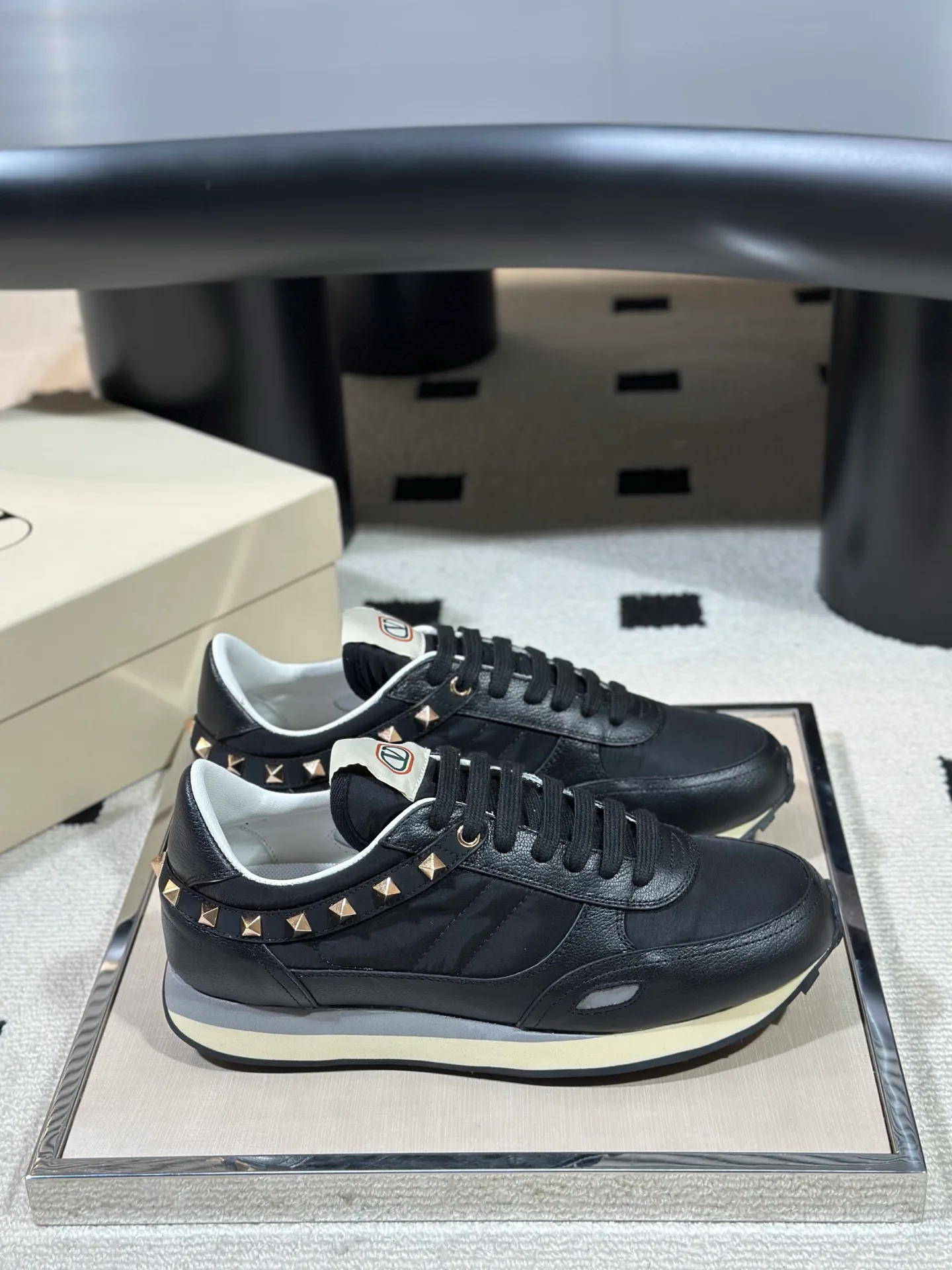 Кроссовки Мужские Valentino 17978703