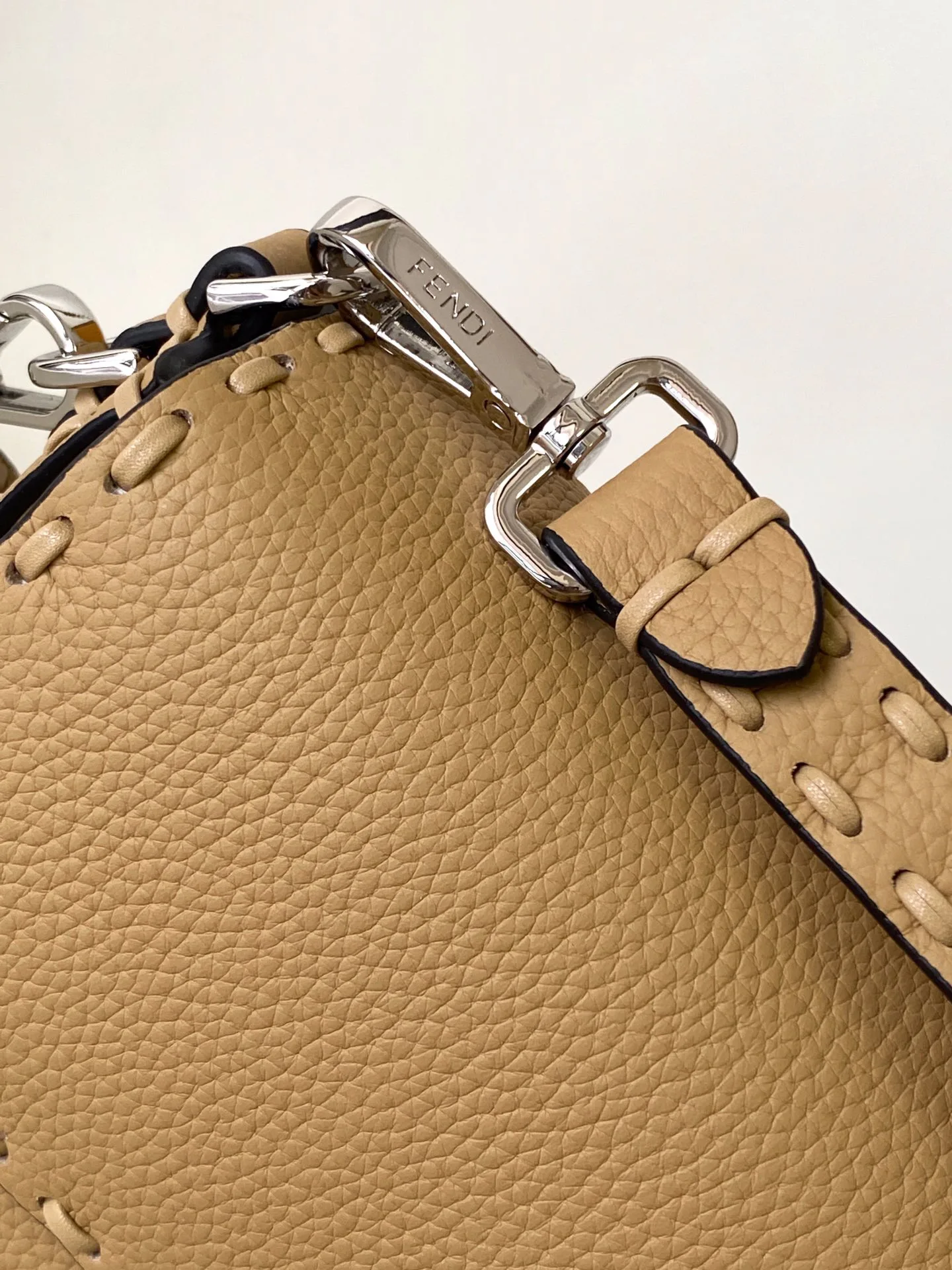 Классические Сумки Женские Fendi 12718240
