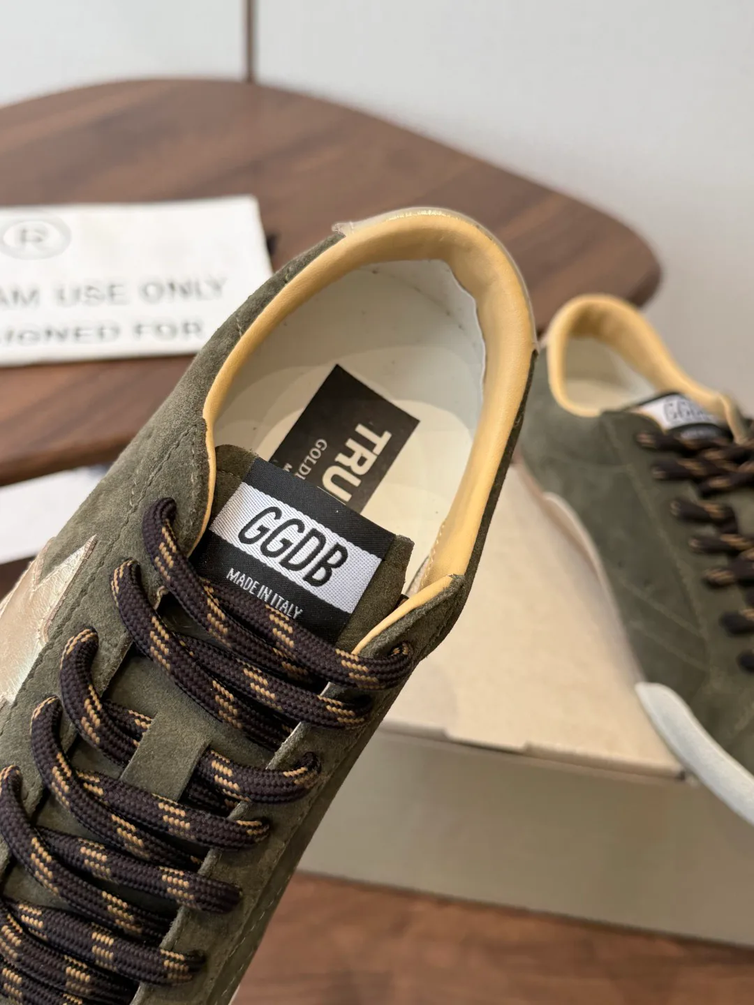 Кроссовки Женские Golden Goose 18687333