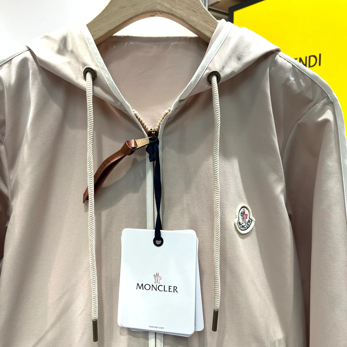 Куртки И Пуховики Женские Moncler 11755837