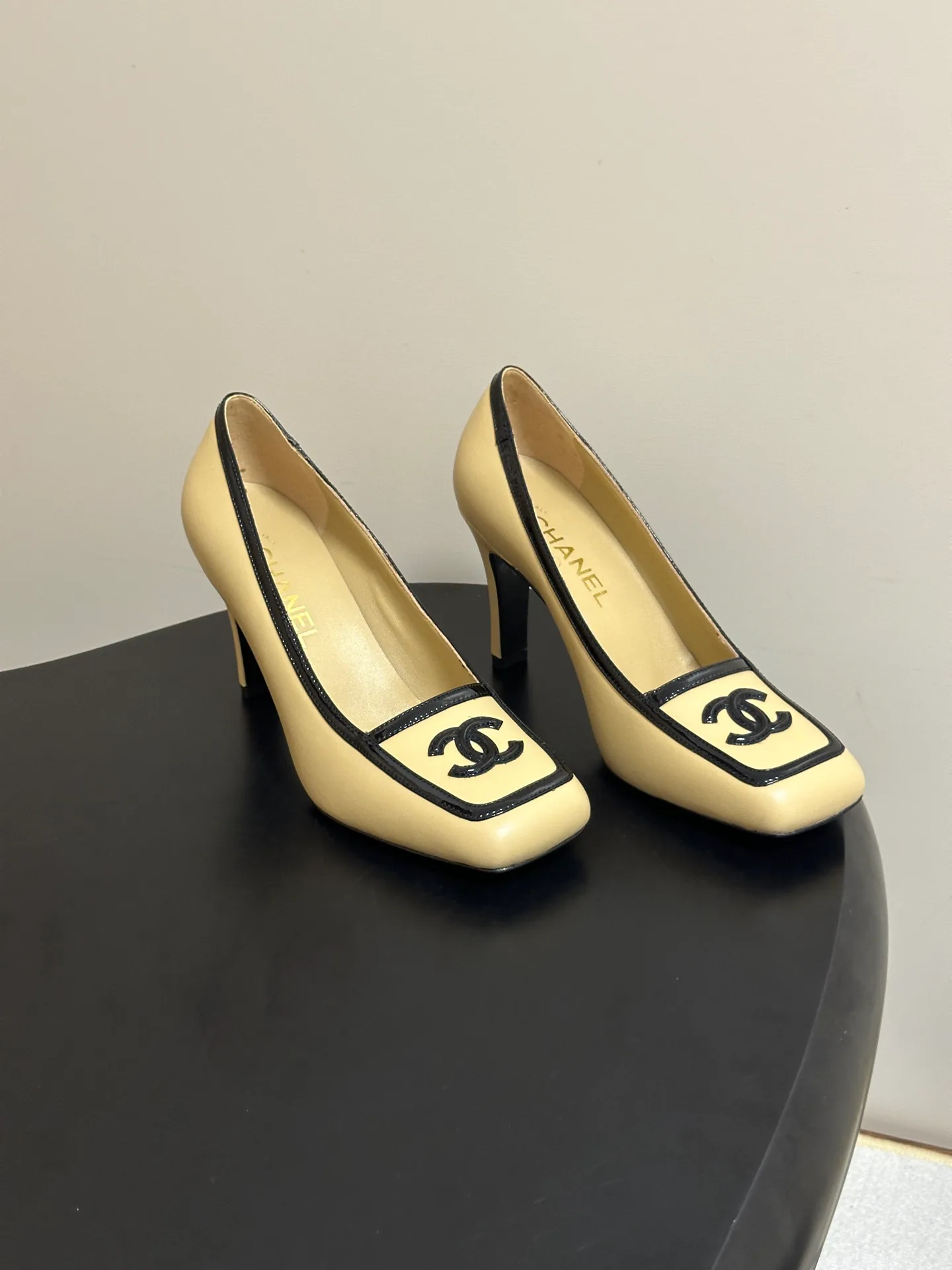 Туфли Женские Chanel 18049714