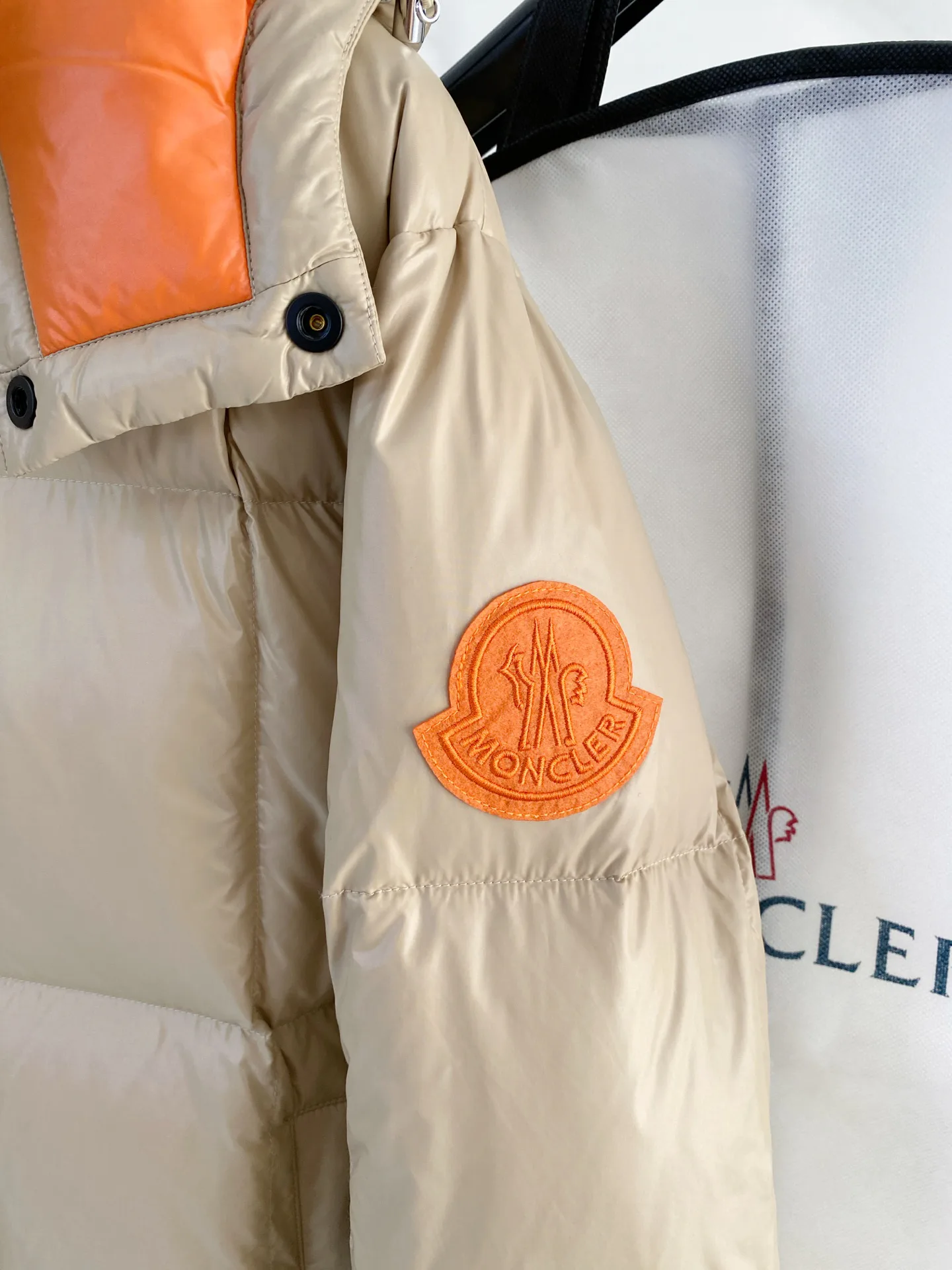 Куртки И Пуховики Мужские Moncler 1207450