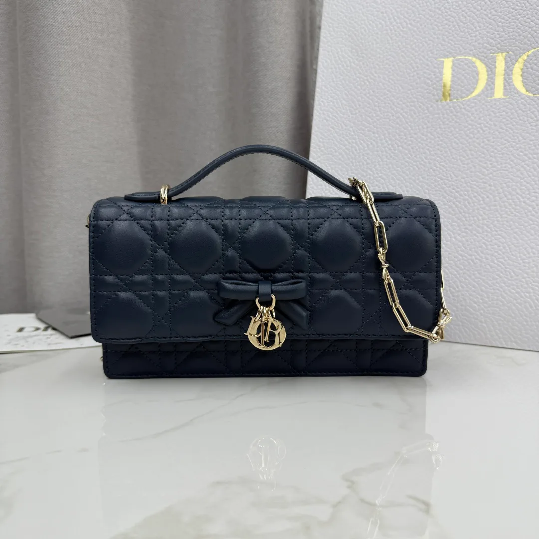 Классические Сумки Женские Christian Dior 12594771