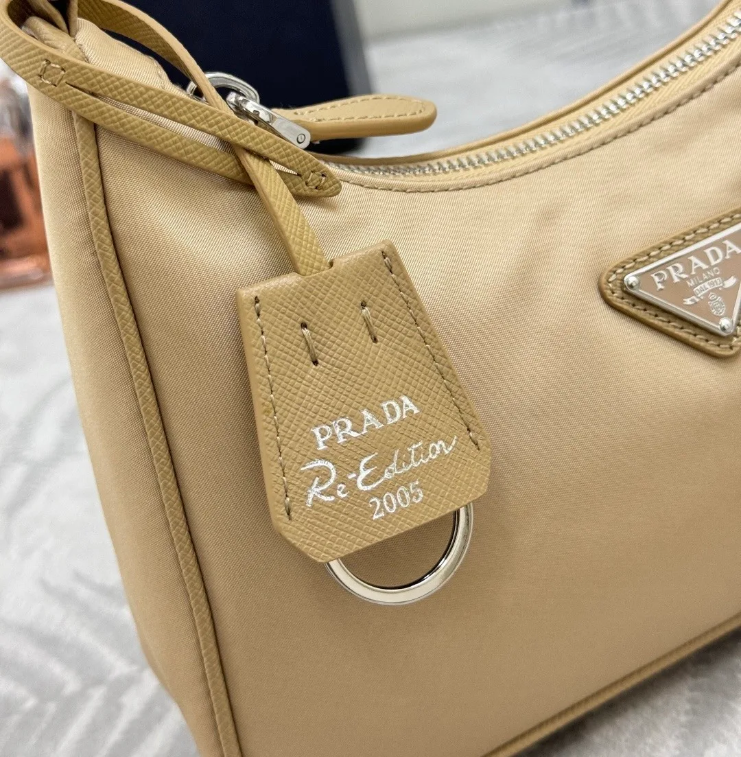 Сумки На Ремне Женские Prada 11682044
