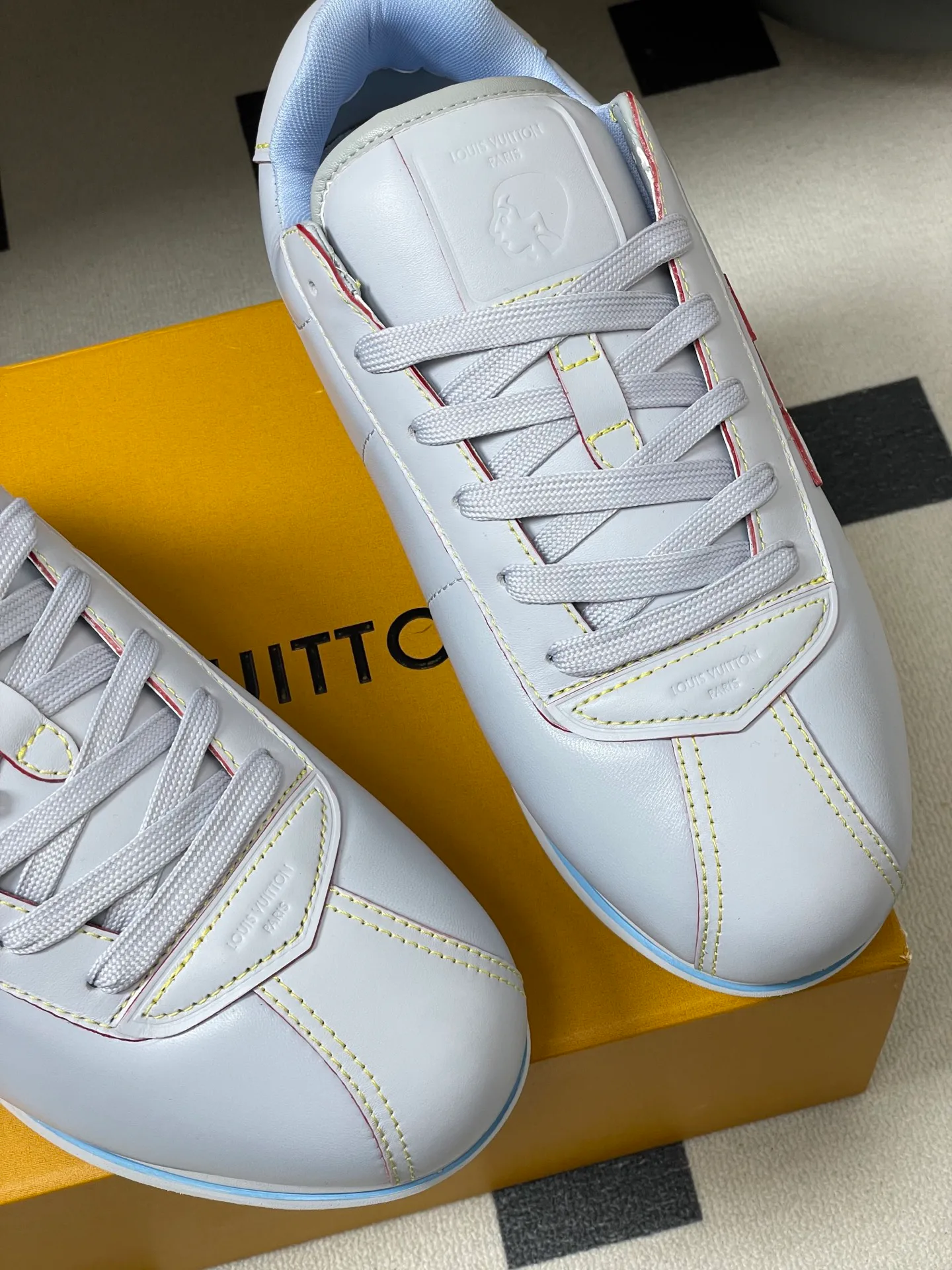 Кроссовки Женские Louis Vuitton 725607