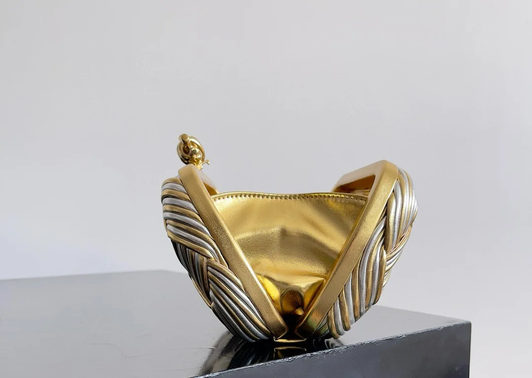 Клатчи Женские Bottega Veneta 17313230