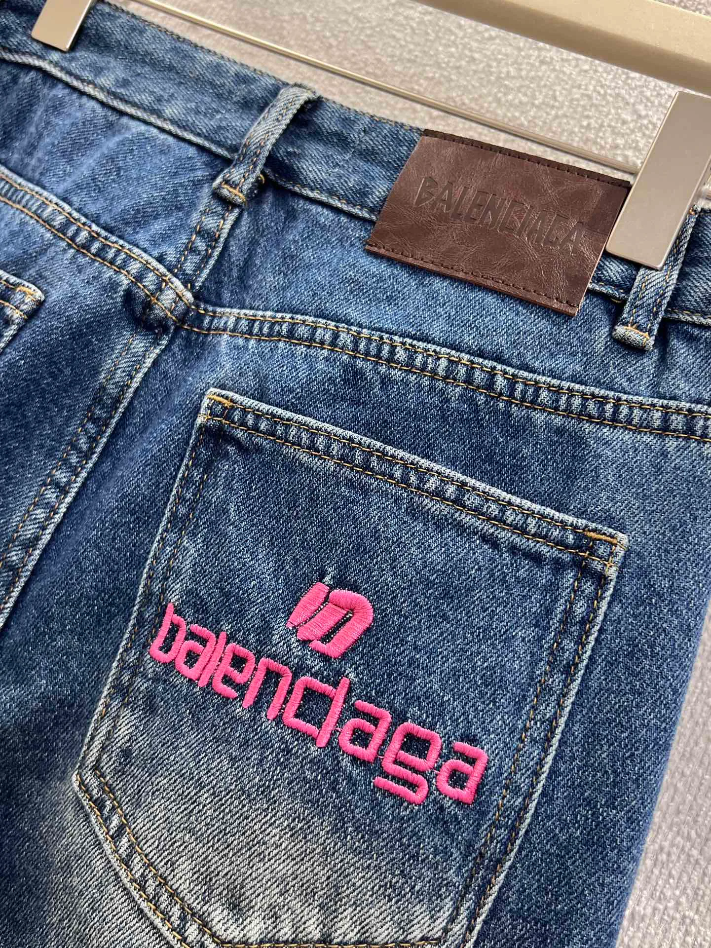 Джинсы Женские Balenciaga 442220