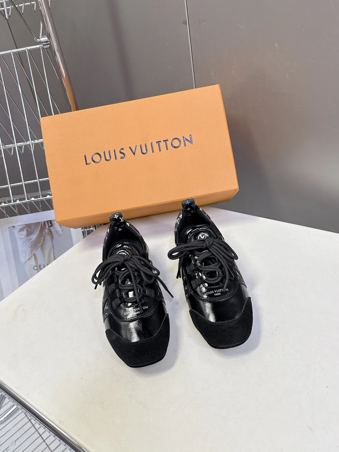 Кроссовки Женские Louis Vuitton 1480734