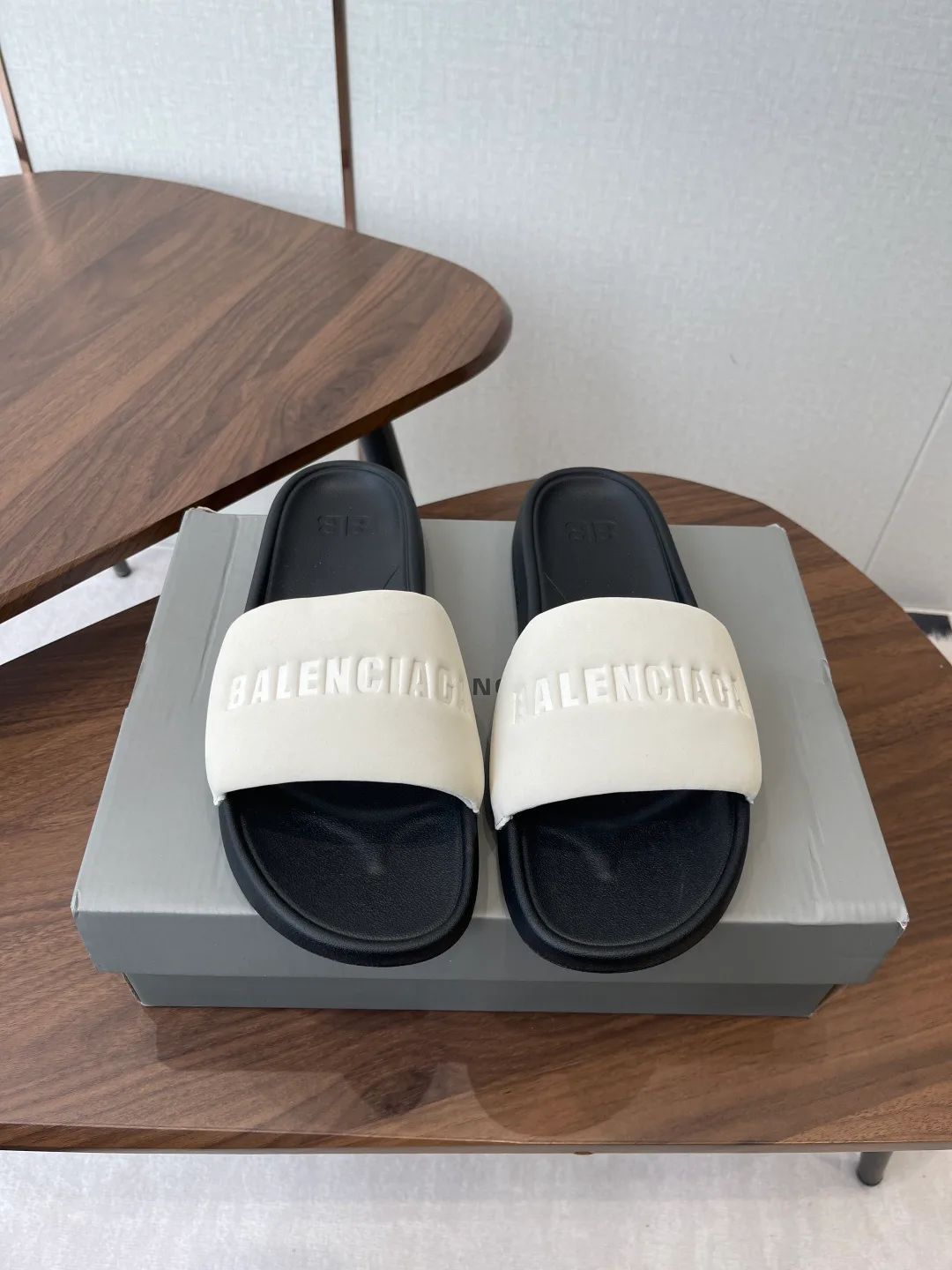 Шлепанцы Женские Balenciaga 11304181