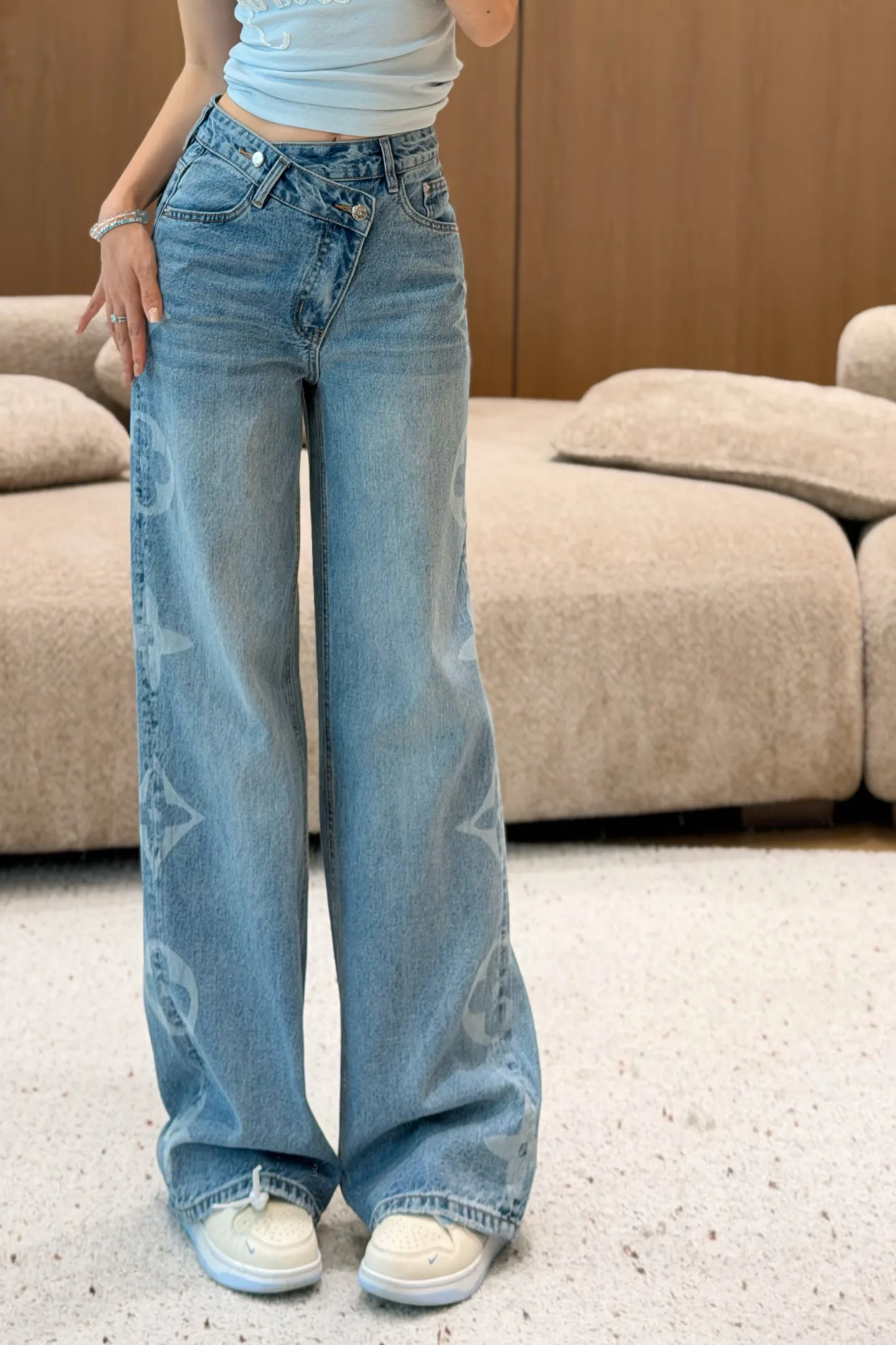 Джинсы Женские Louis Vuitton 11614951