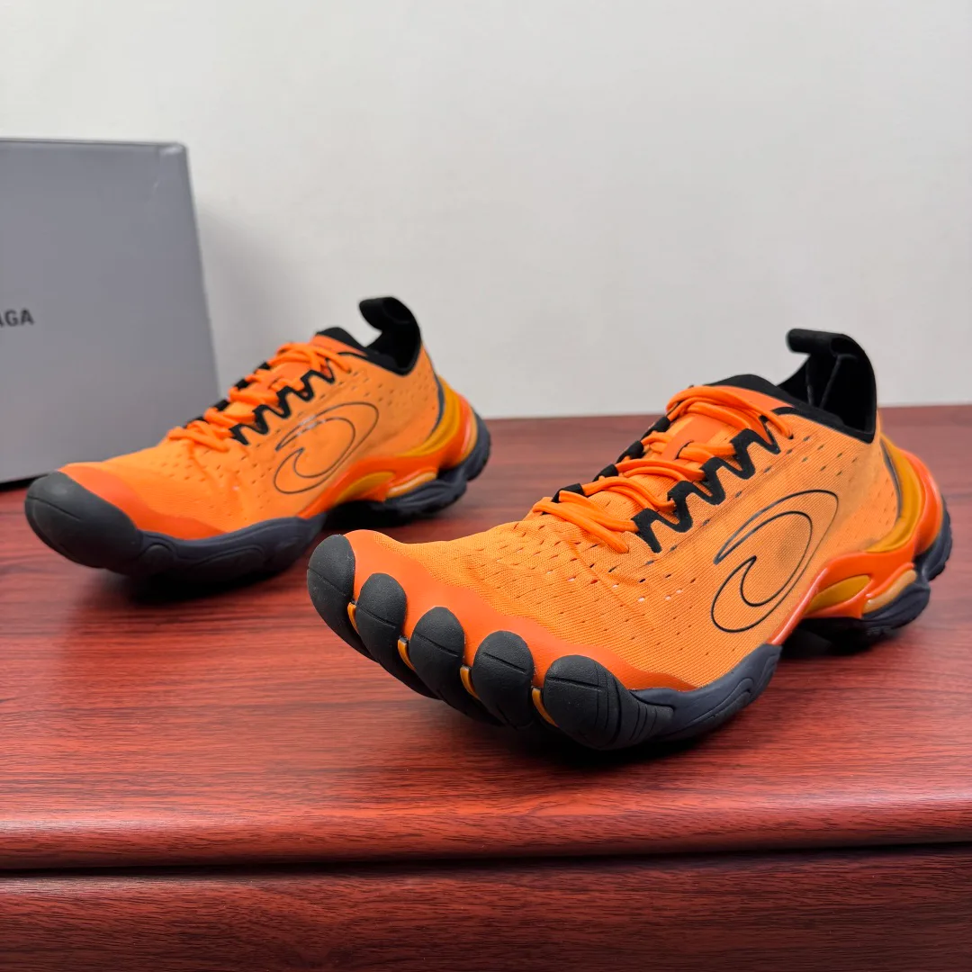 Кроссовки Женские Balenciaga 11393419