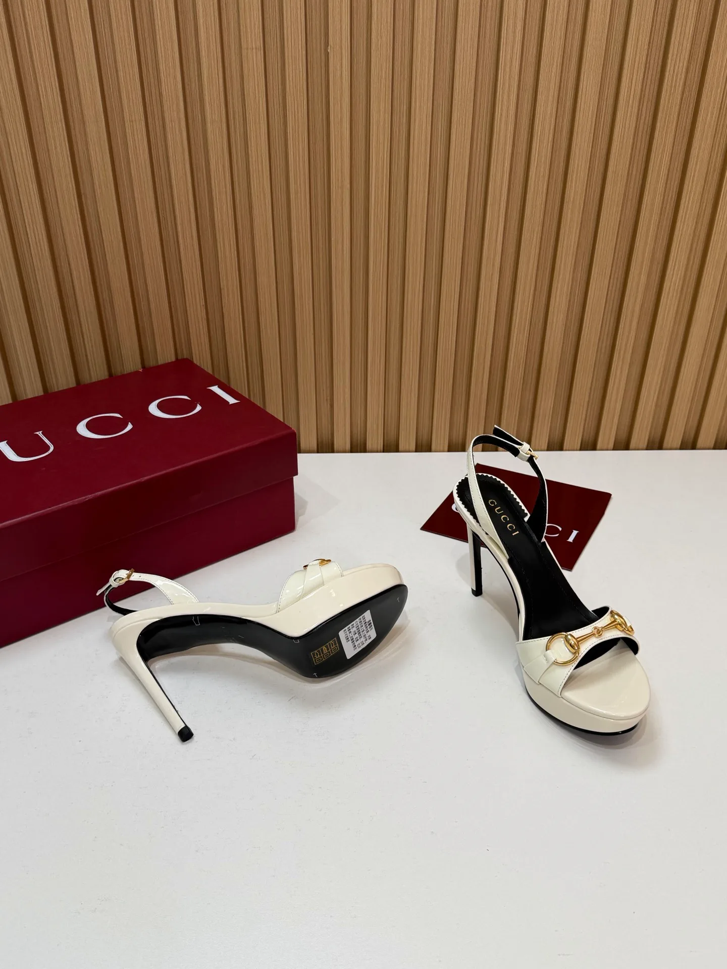 Босоножки Женские Gucci 18396263