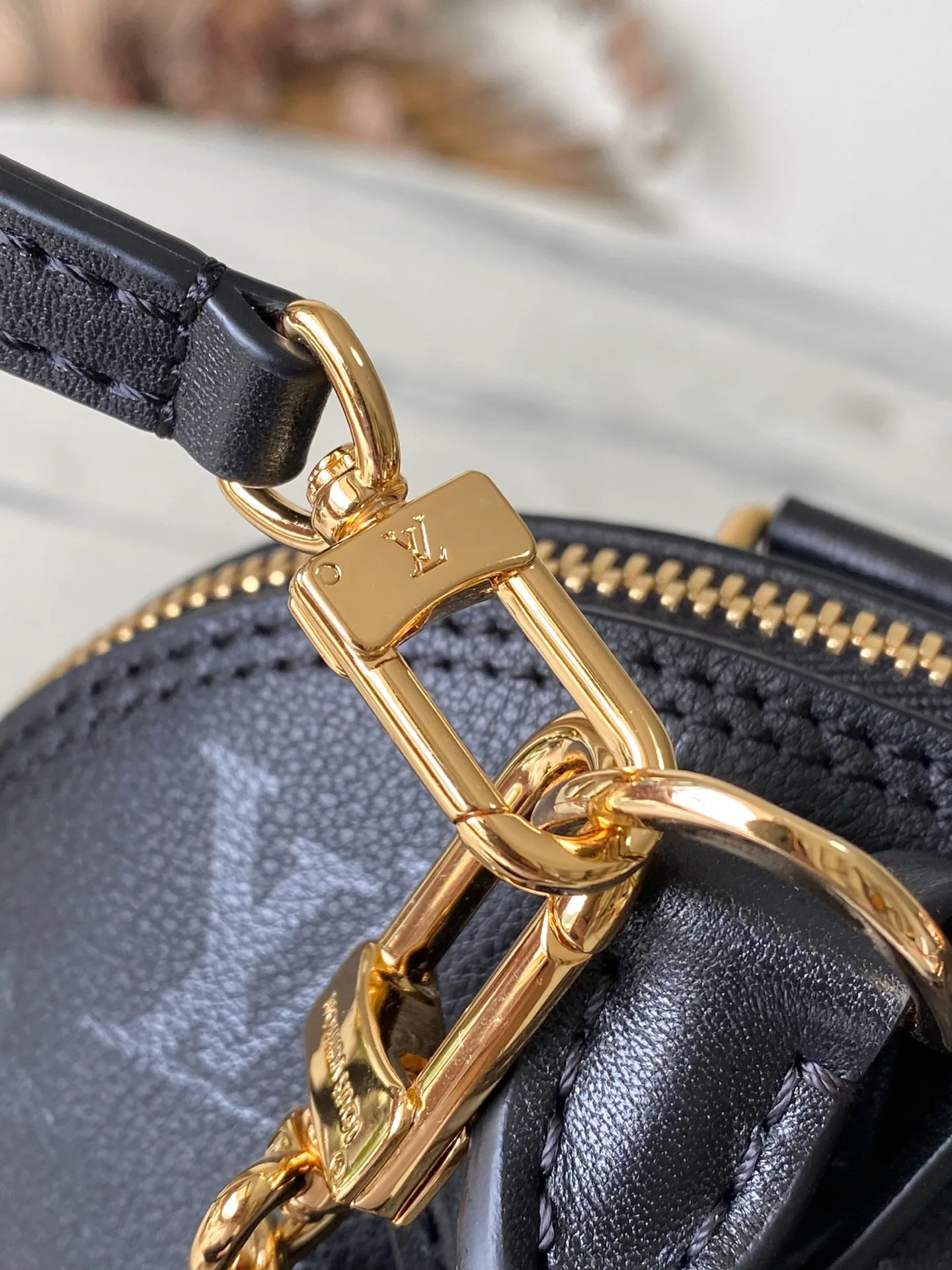 Классические Сумки Женские Louis Vuitton 18240367